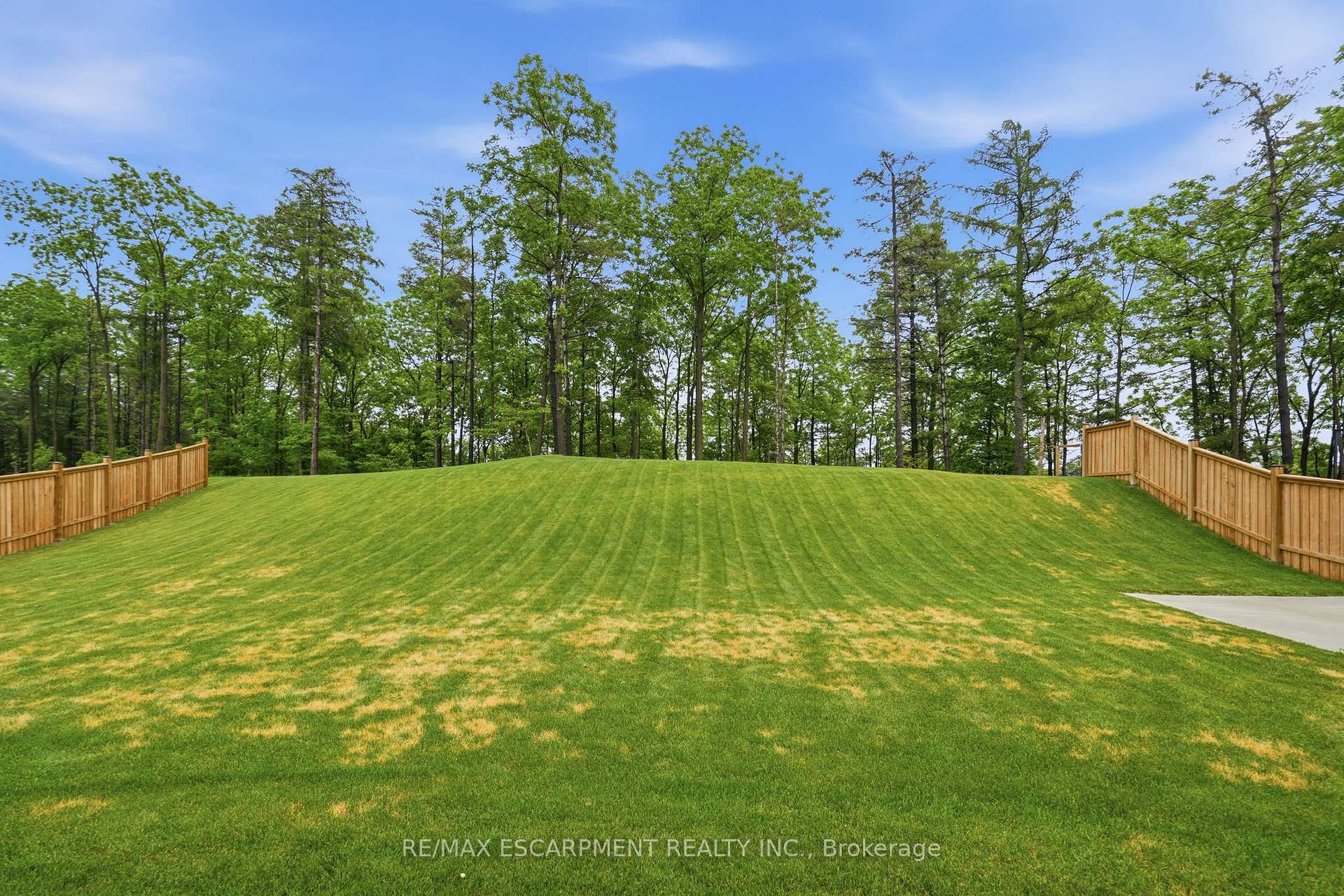 Photo 44 of 115 Daugaard Avenue, Brant, Paris — HOMEH
