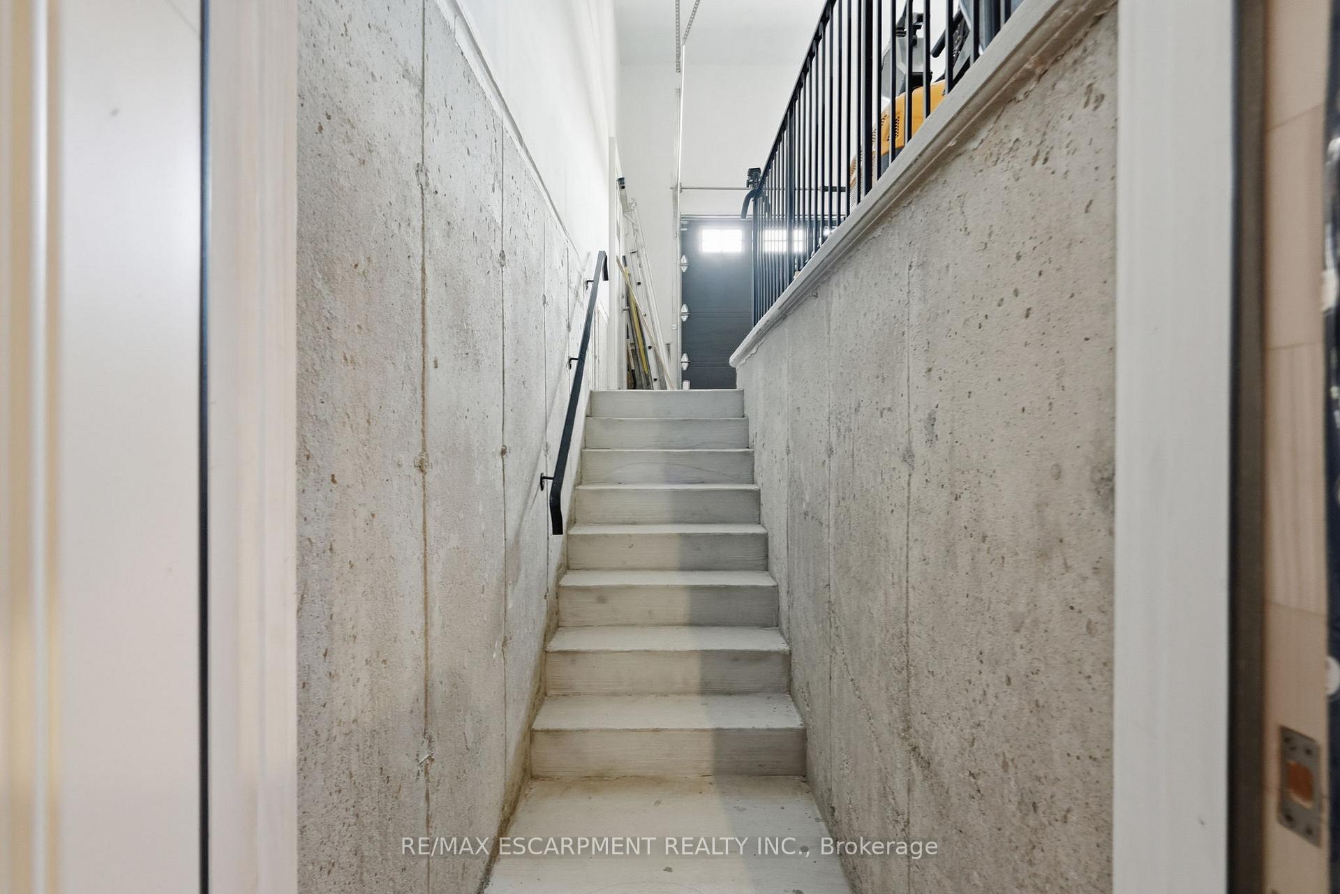 Photo 50 of 115 Daugaard Avenue, Brant, Paris — HOMEH