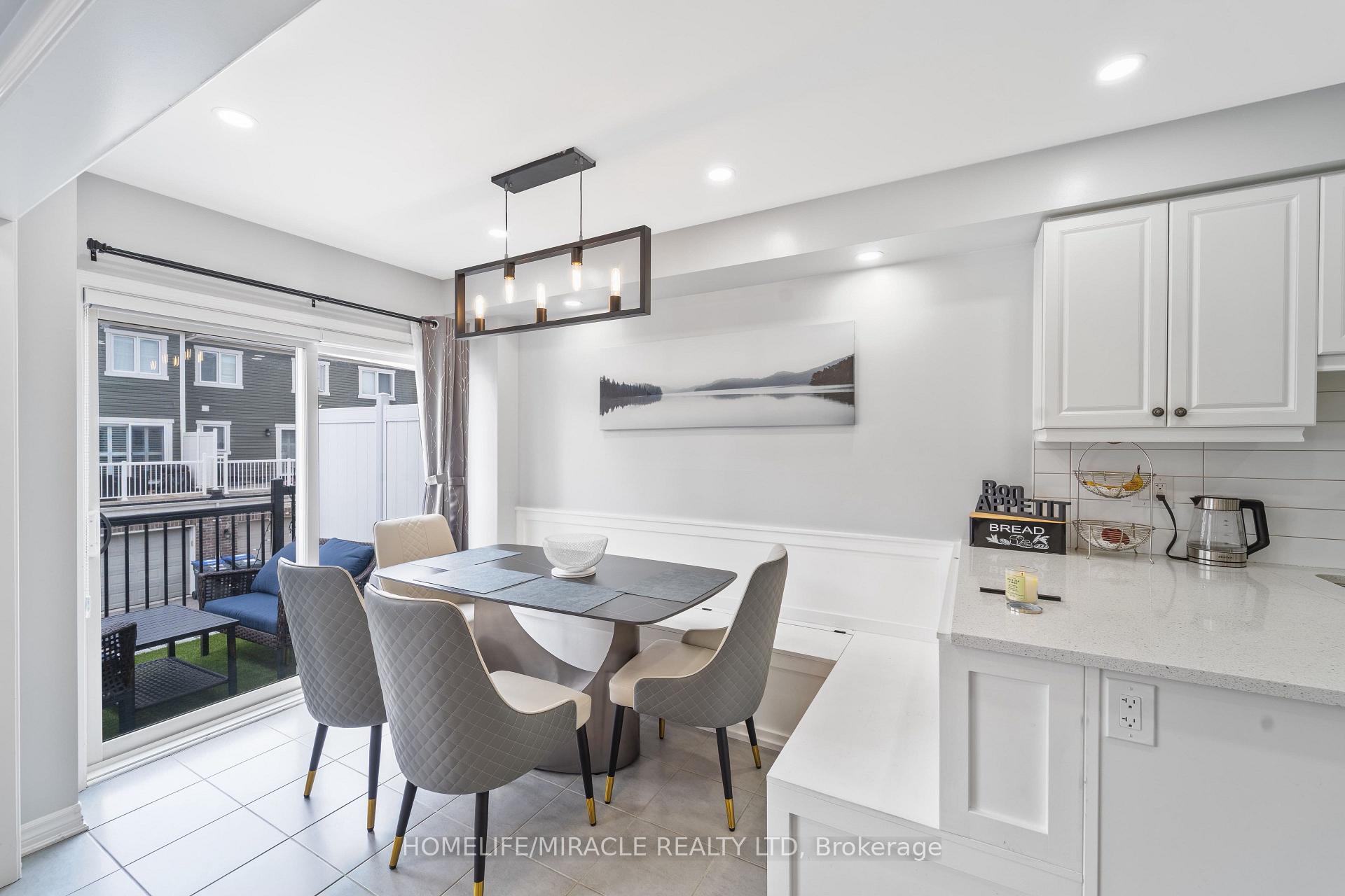 Photo 4 of 24 Metro Crescent, Brampton, Northwest Brampton — HOMEH