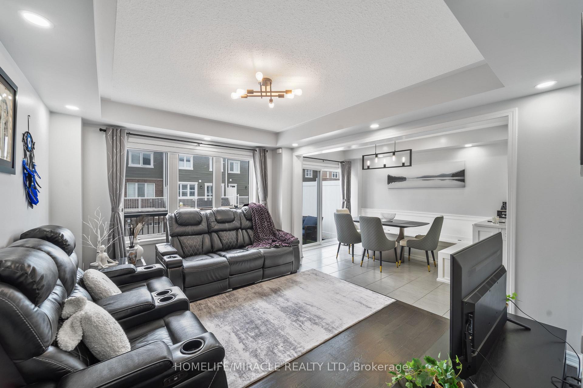 Photo 6 of 24 Metro Crescent, Brampton, Northwest Brampton — HOMEH