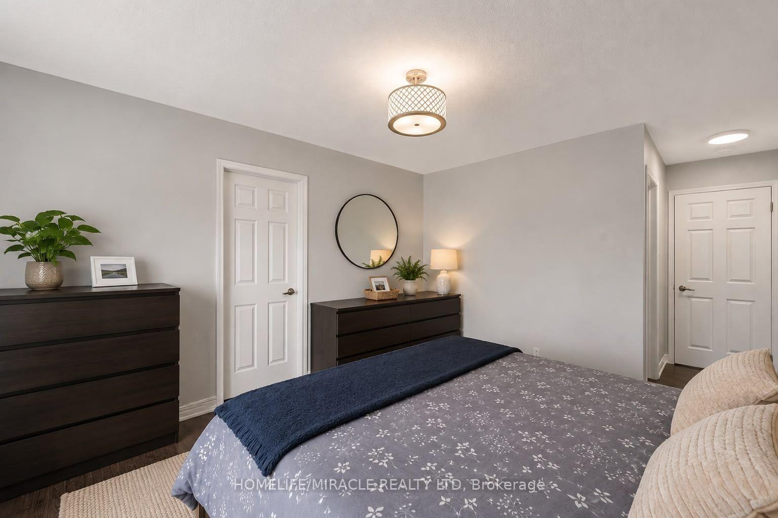 Photo 15 of 24 Metro Crescent, Brampton, Northwest Brampton — HOMEH