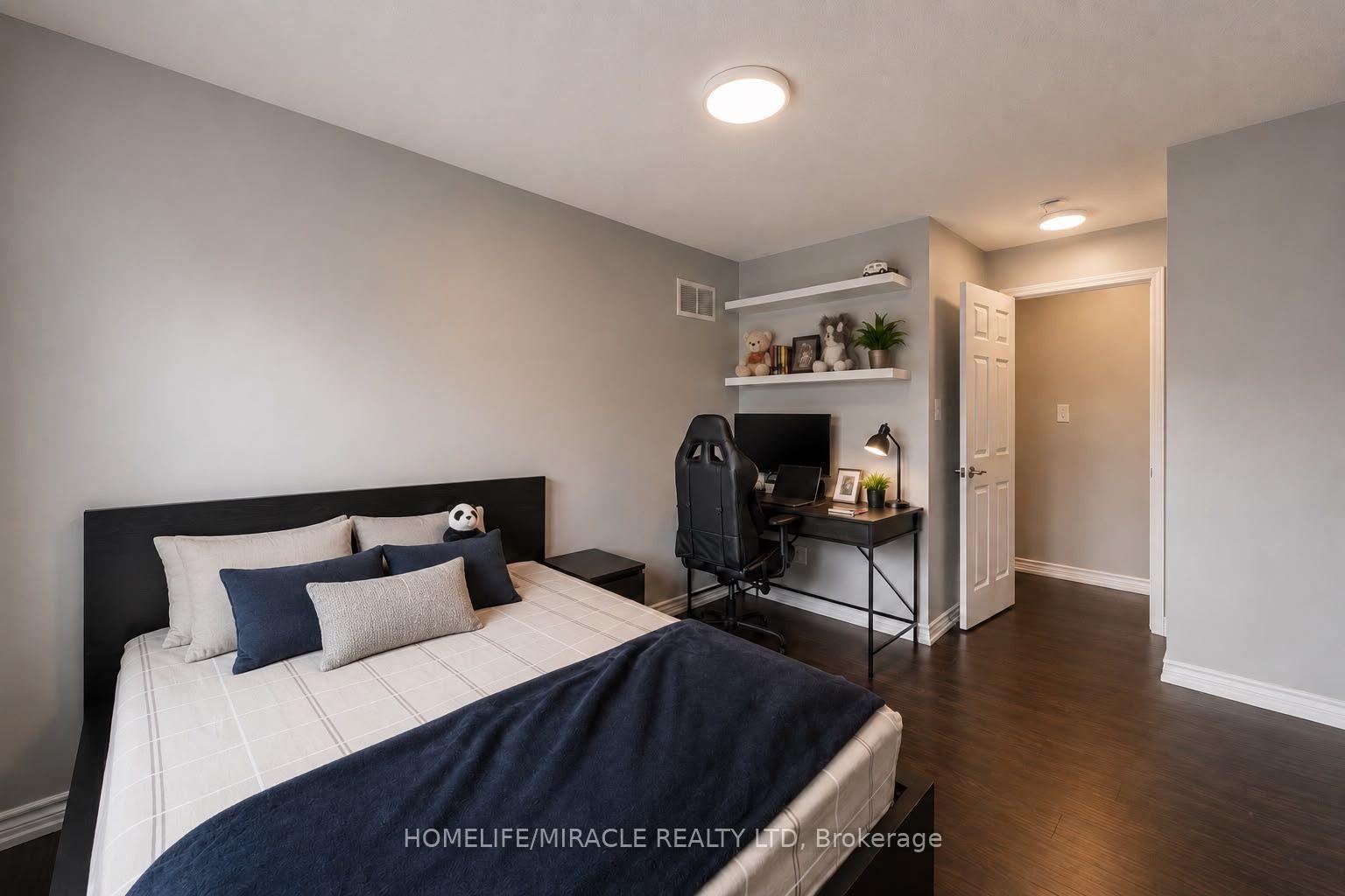 Photo 18 of 24 Metro Crescent, Brampton, Northwest Brampton — HOMEH