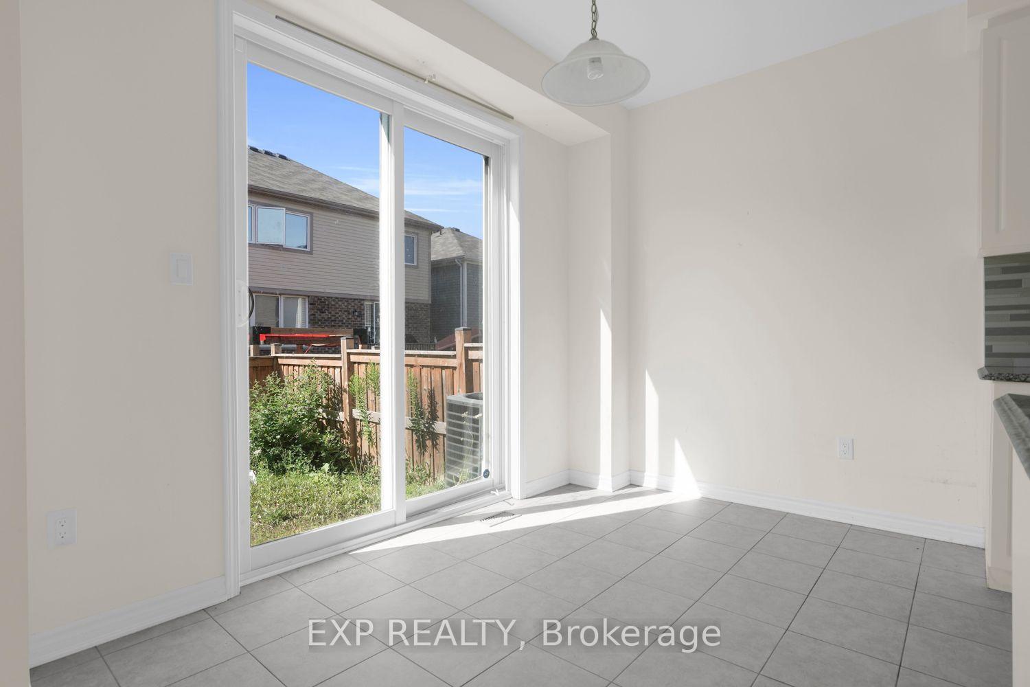 Photo 4 of 353 Grovehill Crescent, Kitchener, Trussler — HOMEH