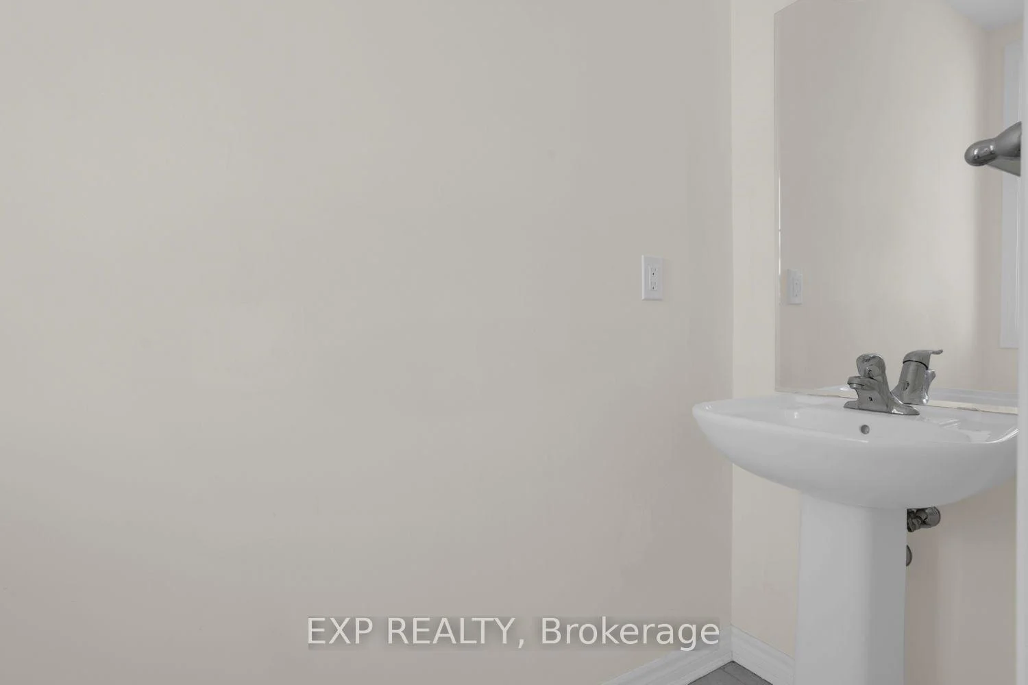 Photo 5 of 353 Grovehill Crescent, Kitchener, Trussler — HOMEH