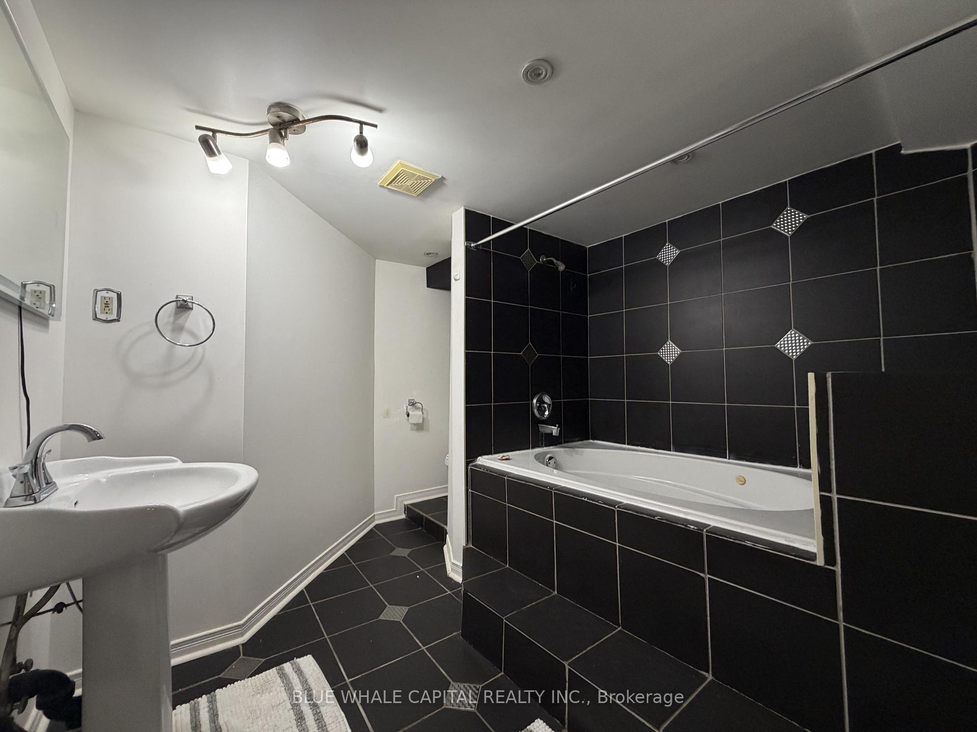 Photo 18 of Unit Basement, 20 Hollowgrove Boulevard, Brampton, Vales of Castlemore — HOMEH