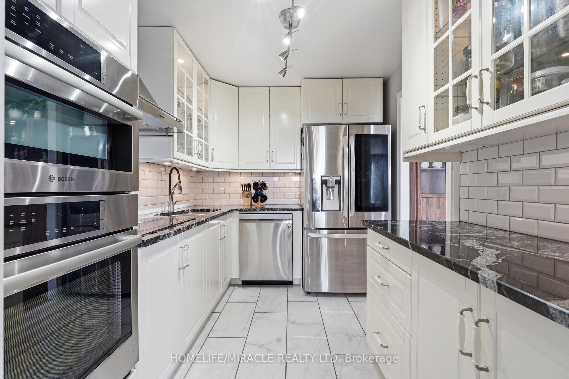 Front of Unit 809, 1100 Courtland Avenue E