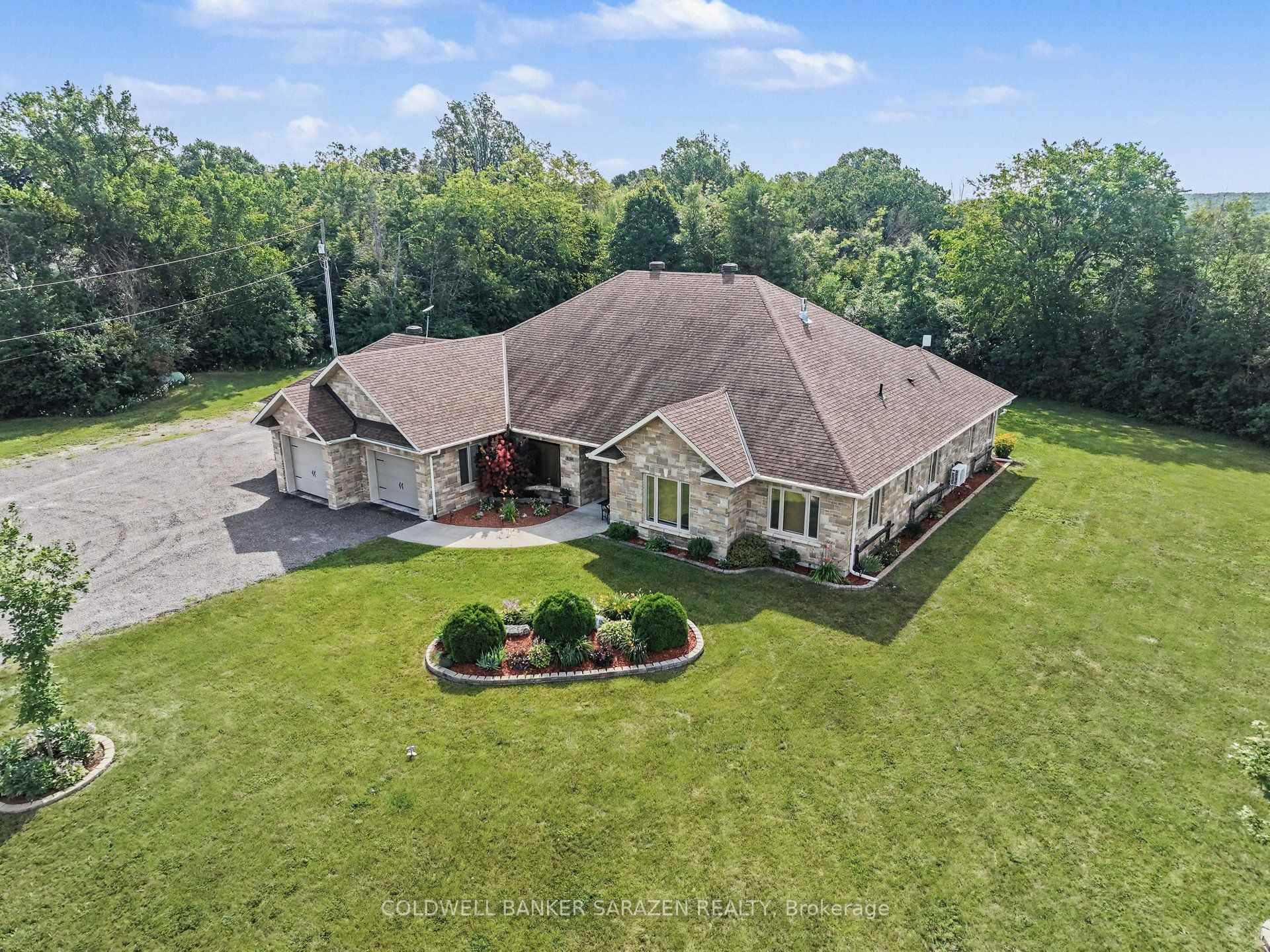 Photo 3 of 1159 Jamieson Lane, Renfrew, Renfrew — HOMEH