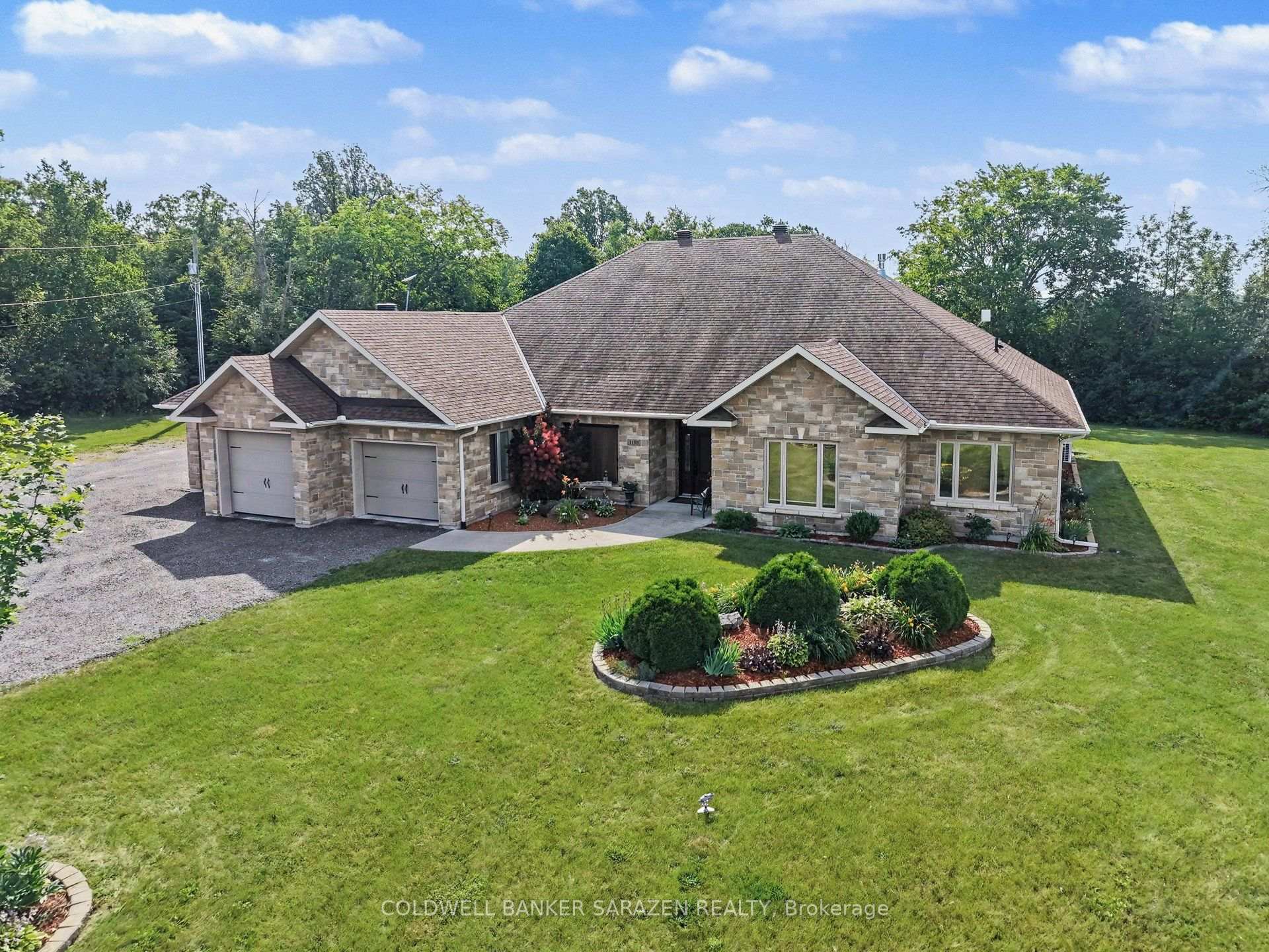 Photo 4 of 1159 Jamieson Lane, Renfrew, Renfrew — HOMEH