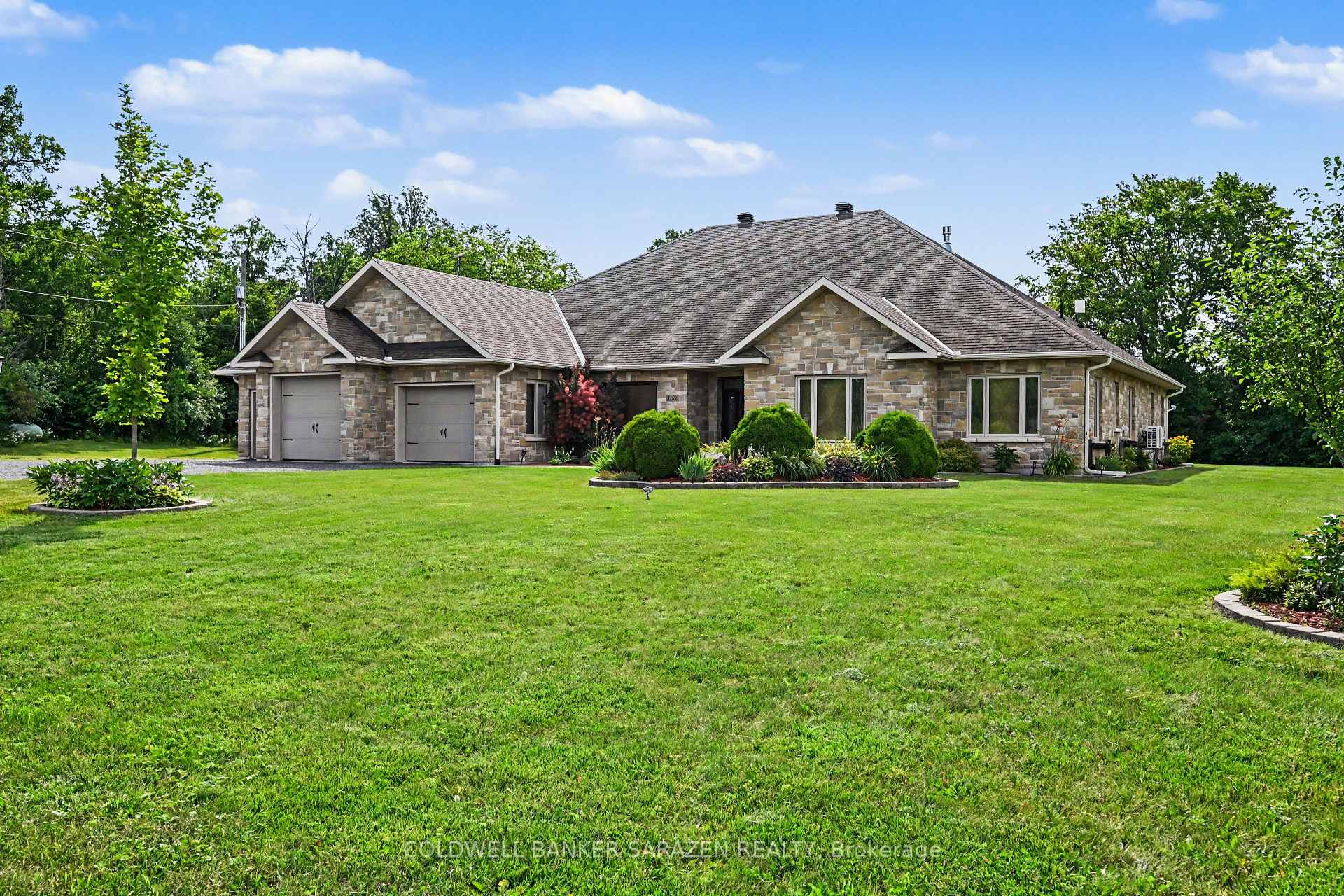 Photo 5 of 1159 Jamieson Lane, Renfrew, Renfrew — HOMEH