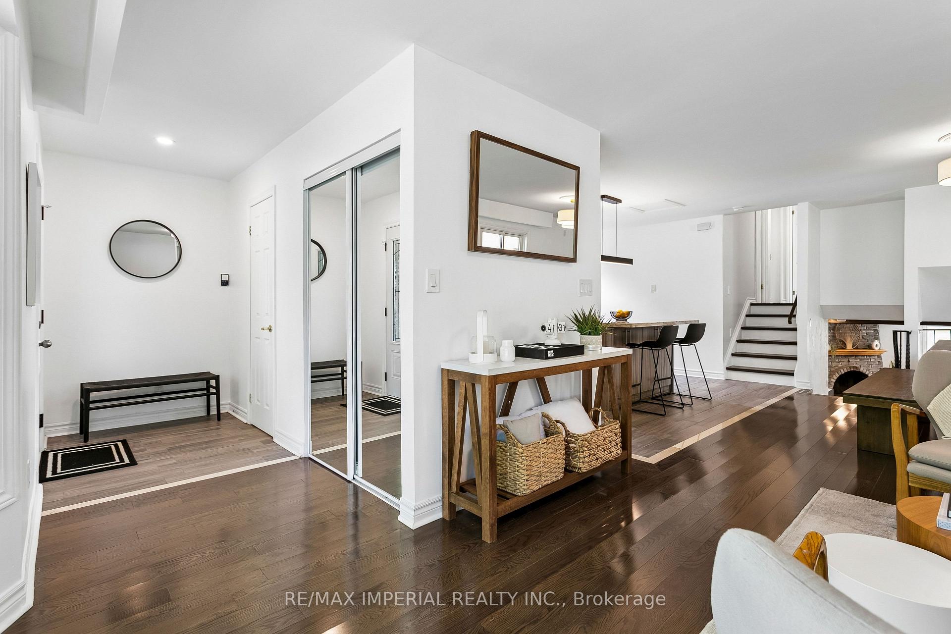 Photo 5 of 2531 Windjammer Road, Mississauga, Erin Mills — HOMEH