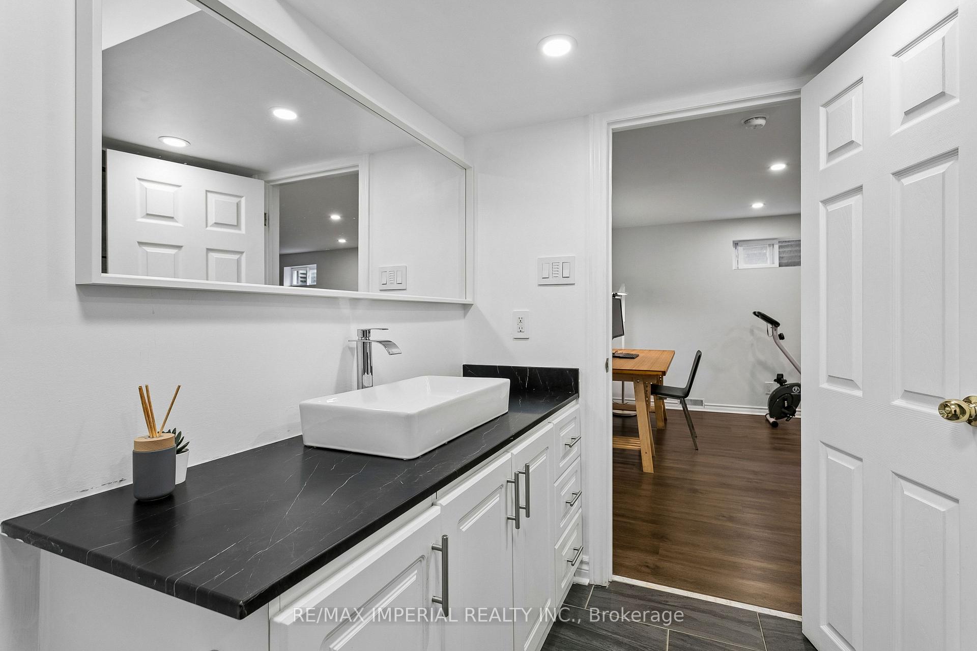 Photo 23 of 2531 Windjammer Road, Mississauga, Erin Mills — HOMEH
