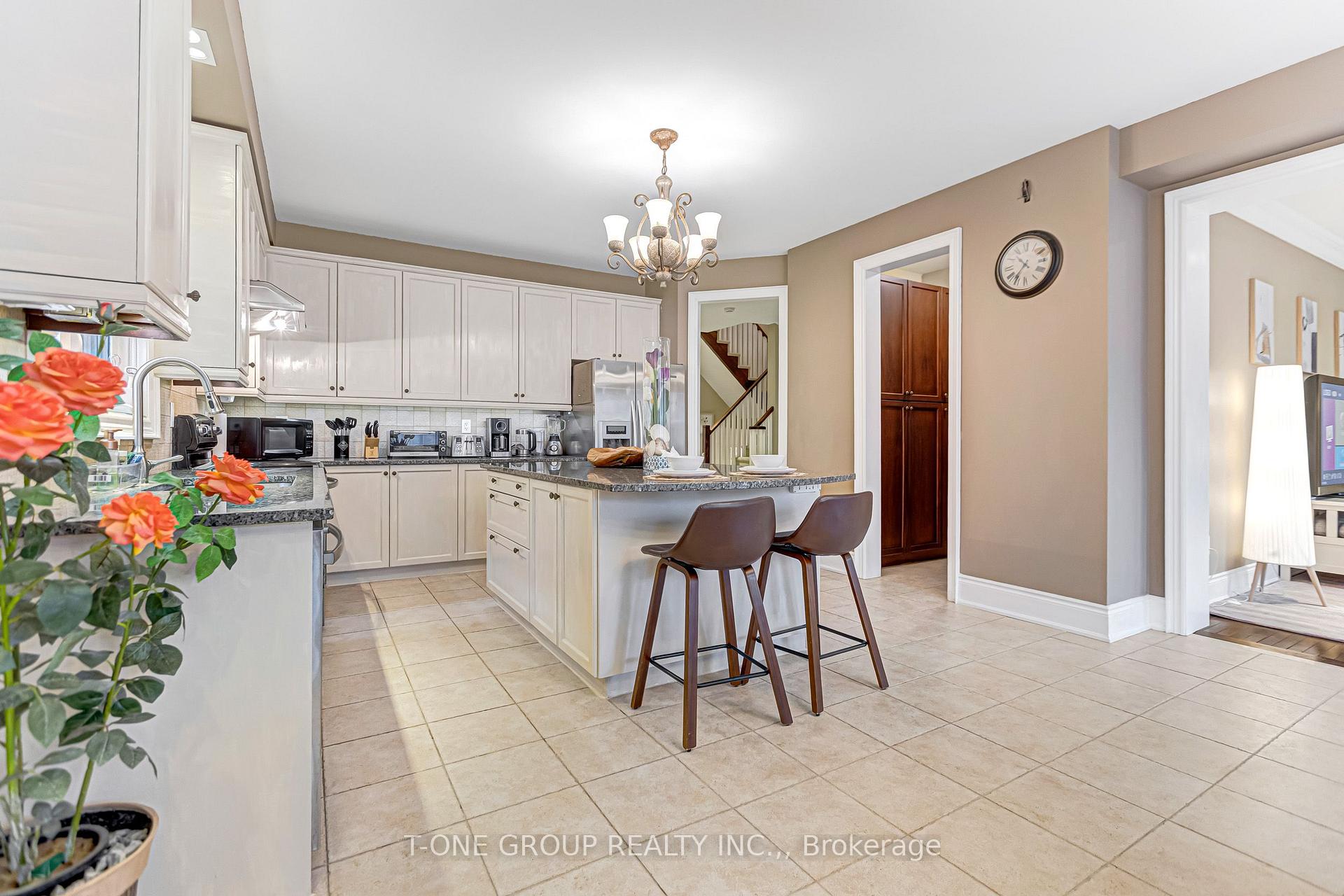 Photo 2 of 261 Angus Glen Boulevard, Markham, Devil's Elbow — HOMEH
