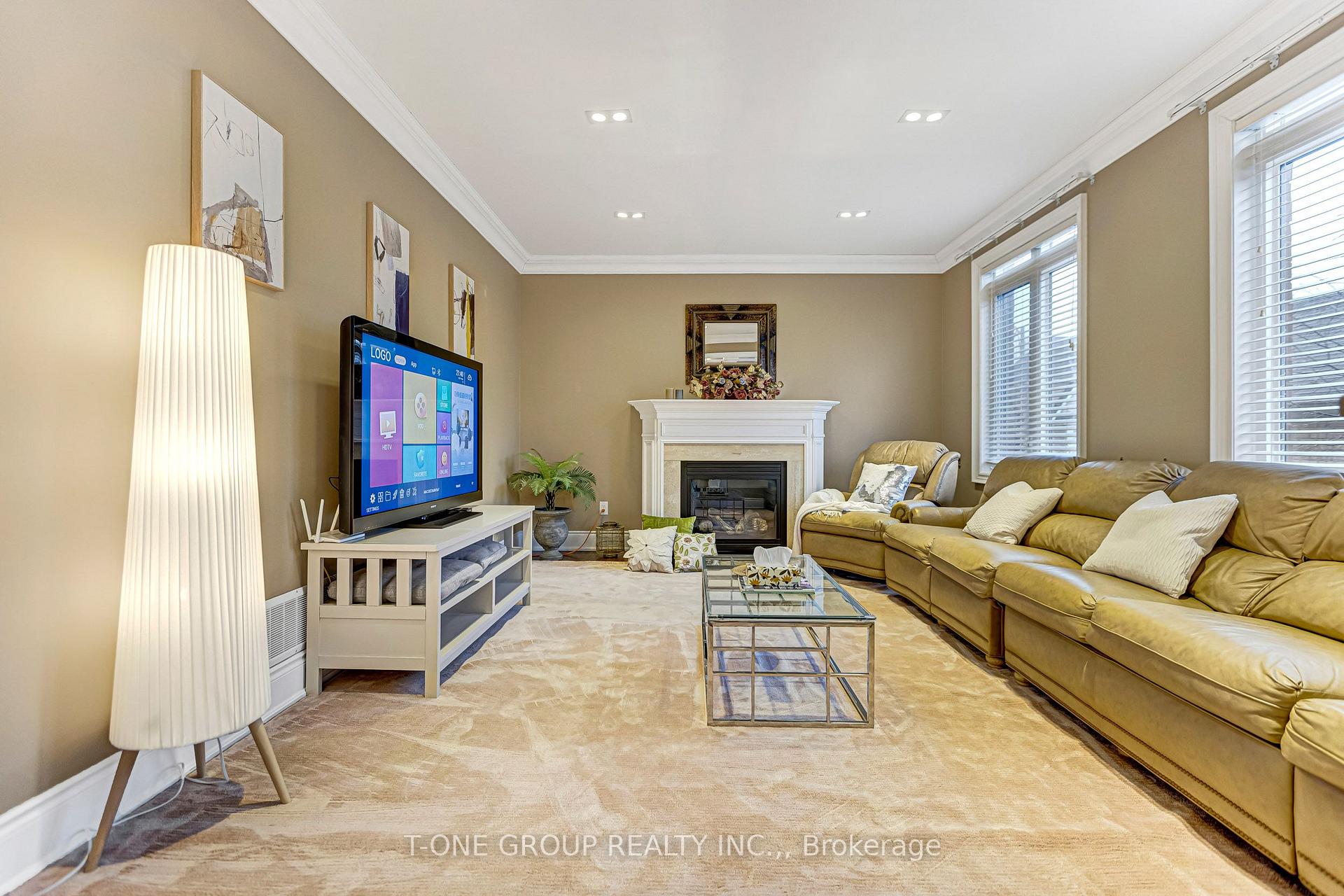 Photo 5 of 261 Angus Glen Boulevard, Markham, Devil's Elbow — HOMEH