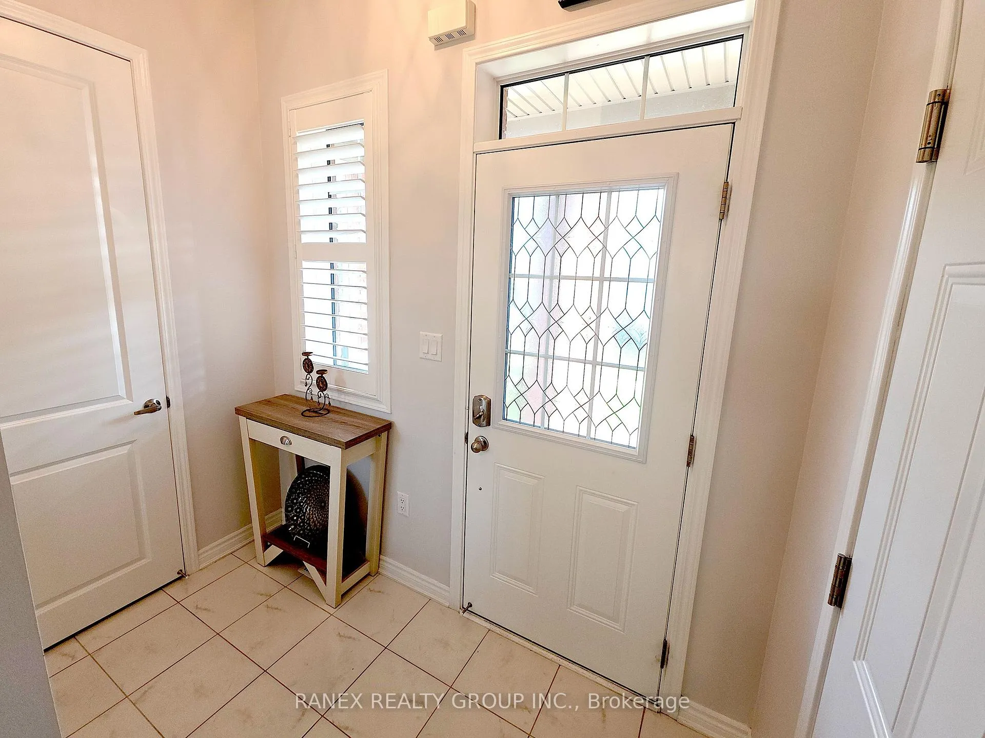 Photo 2 of 13 Littlebeck Crescent, Whitby, Rolling Acres — HOMEH