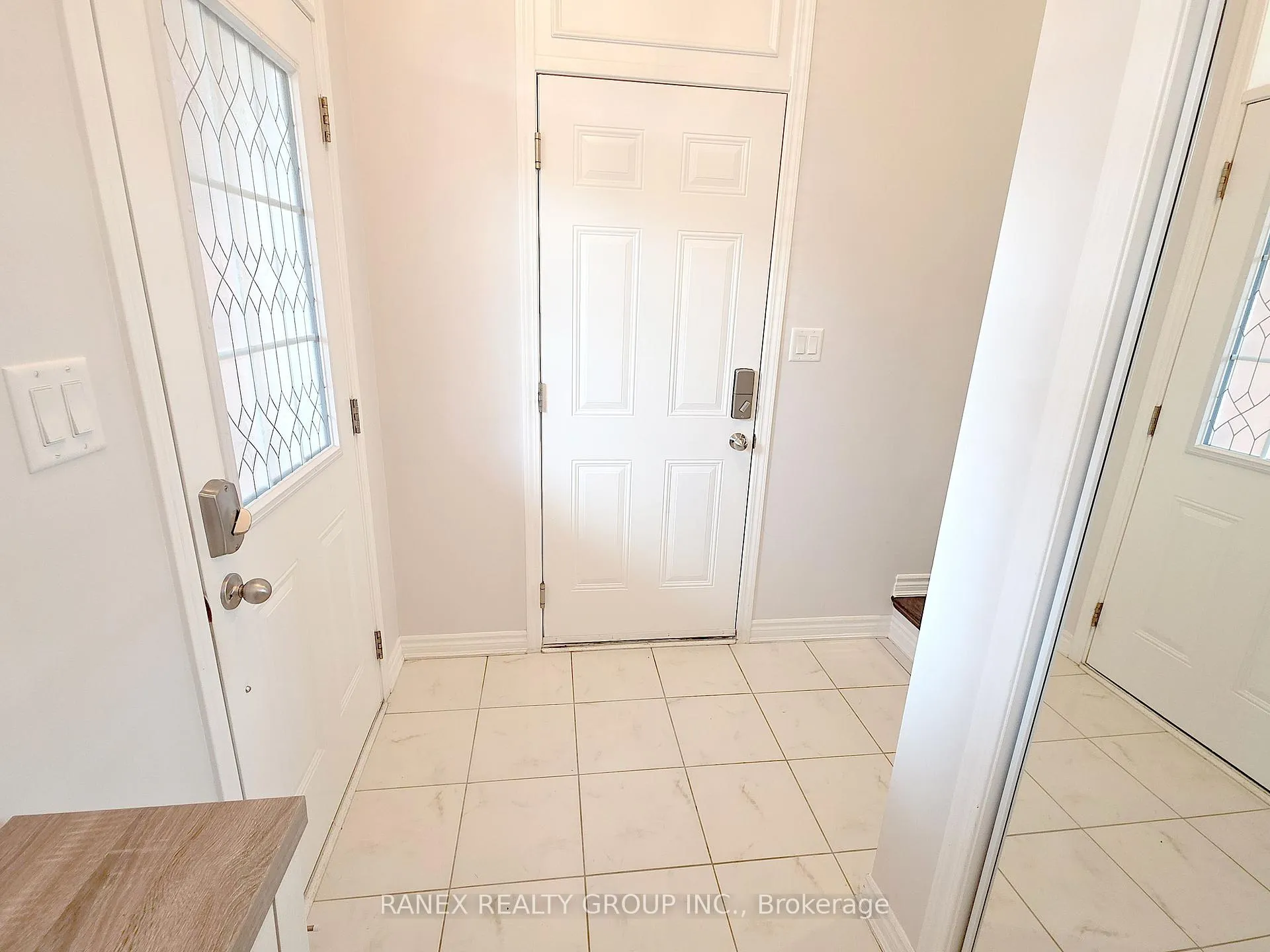 Photo 3 of 13 Littlebeck Crescent, Whitby, Rolling Acres — HOMEH