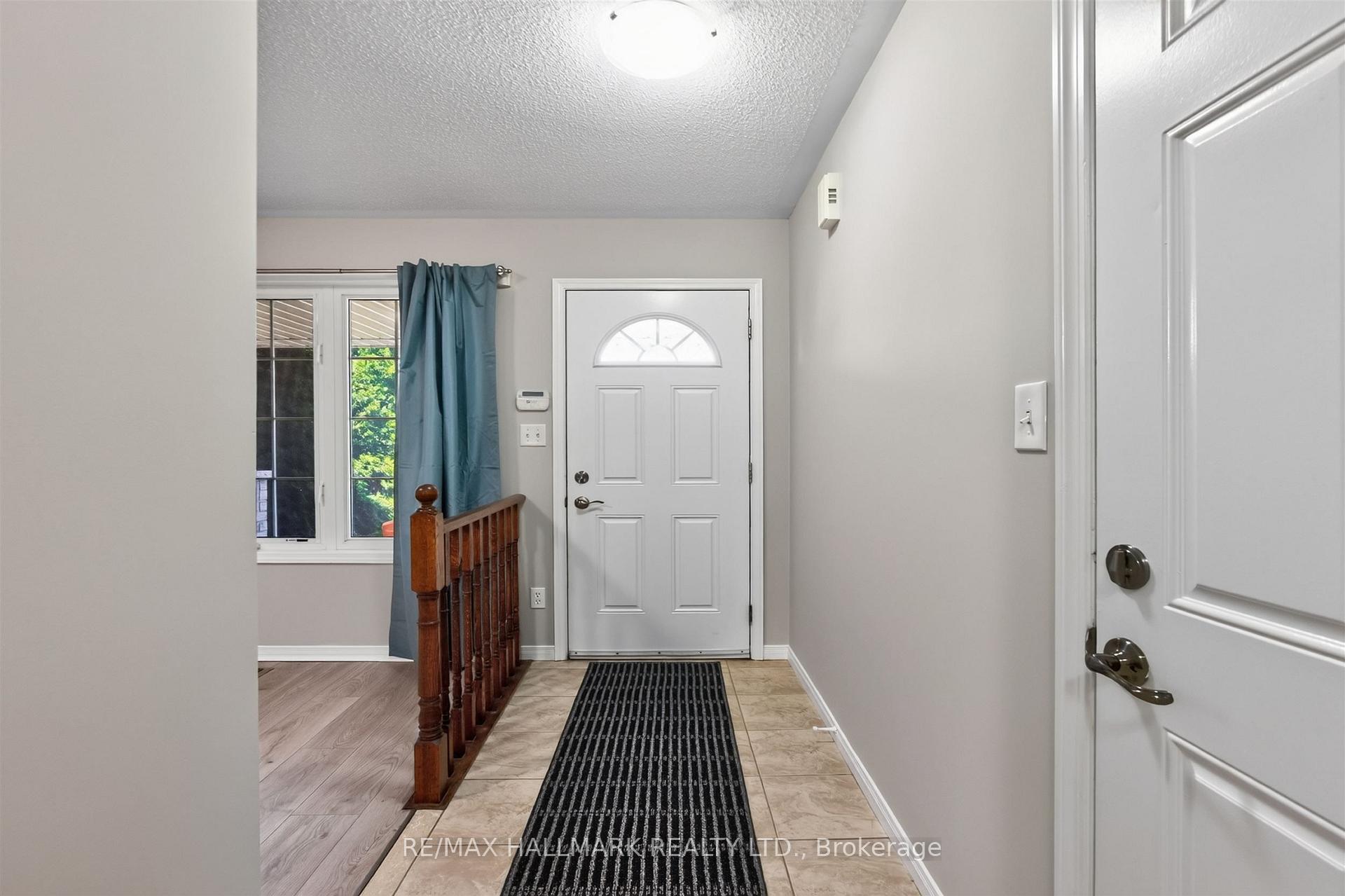 Photo 8 of 563 Luple Avenue, Oshawa, Samac — HOMEH