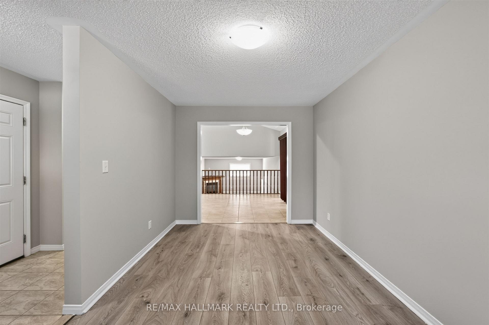 Photo 11 of 563 Luple Avenue, Oshawa, Samac — HOMEH