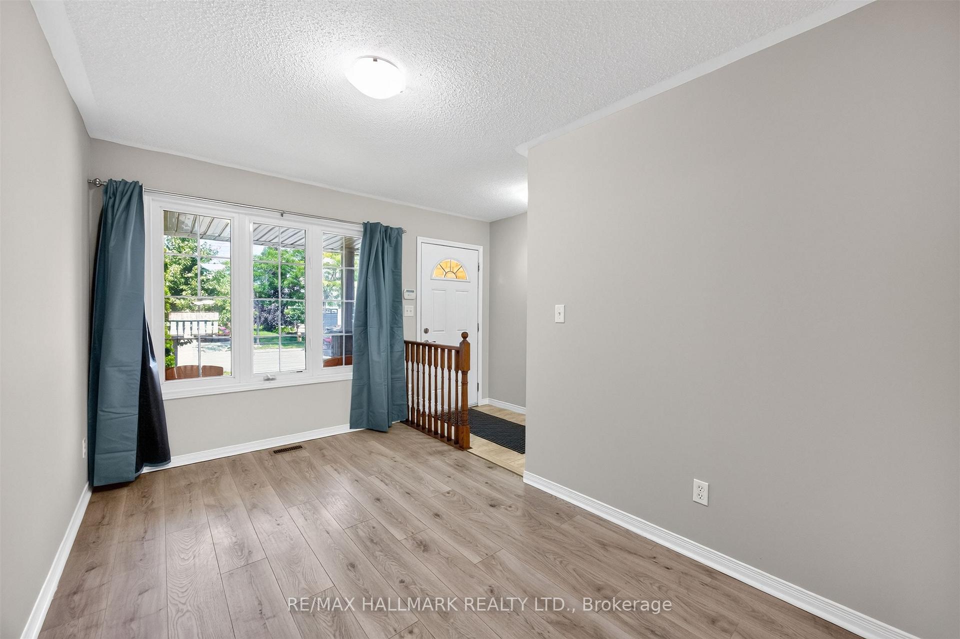Photo 12 of 563 Luple Avenue, Oshawa, Samac — HOMEH