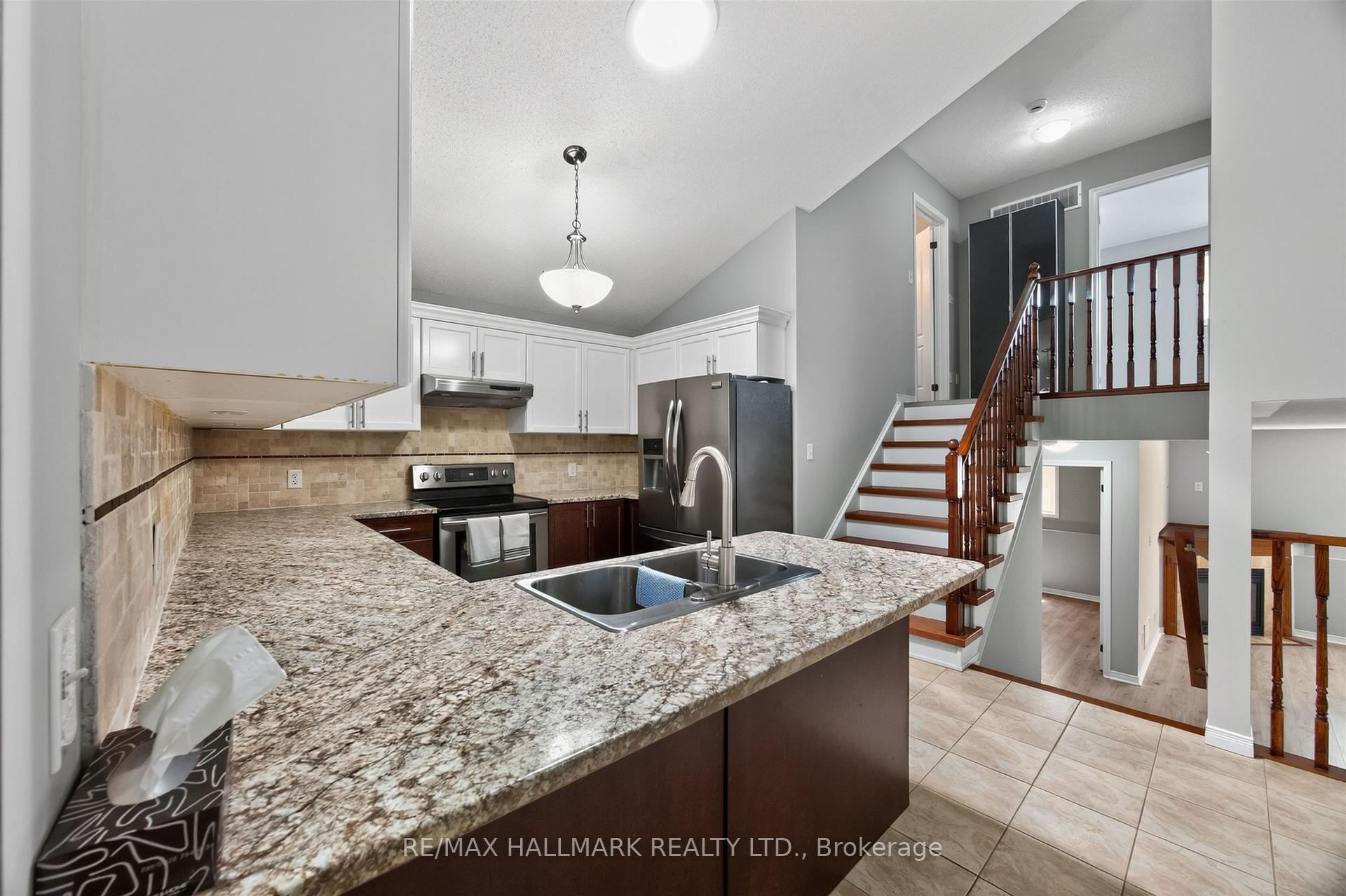 Photo 15 of 563 Luple Avenue, Oshawa, Samac — HOMEH