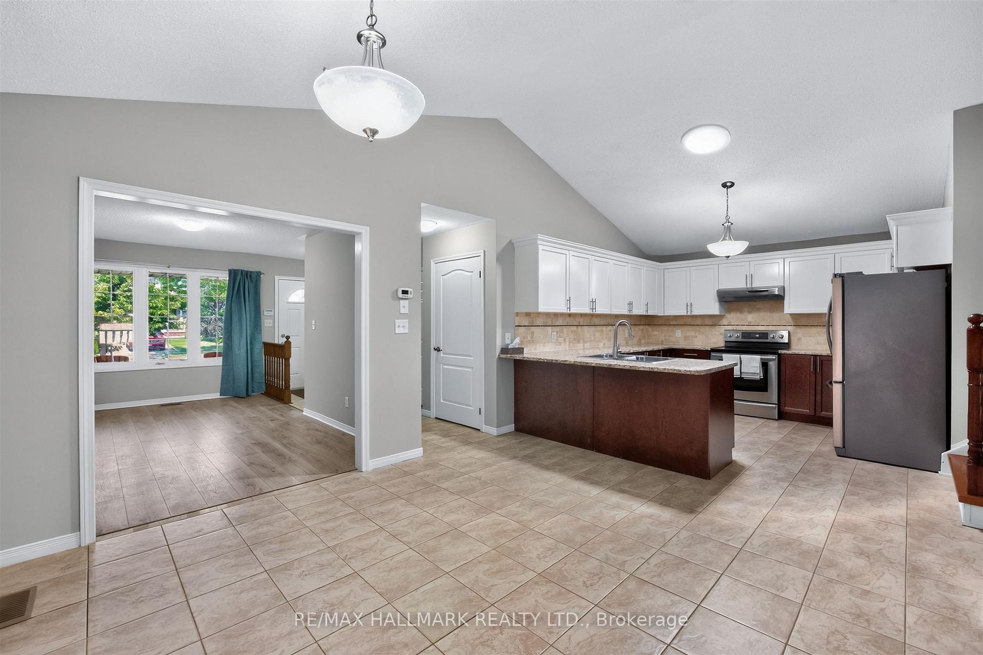 Photo 22 of 563 Luple Avenue, Oshawa, Samac — HOMEH