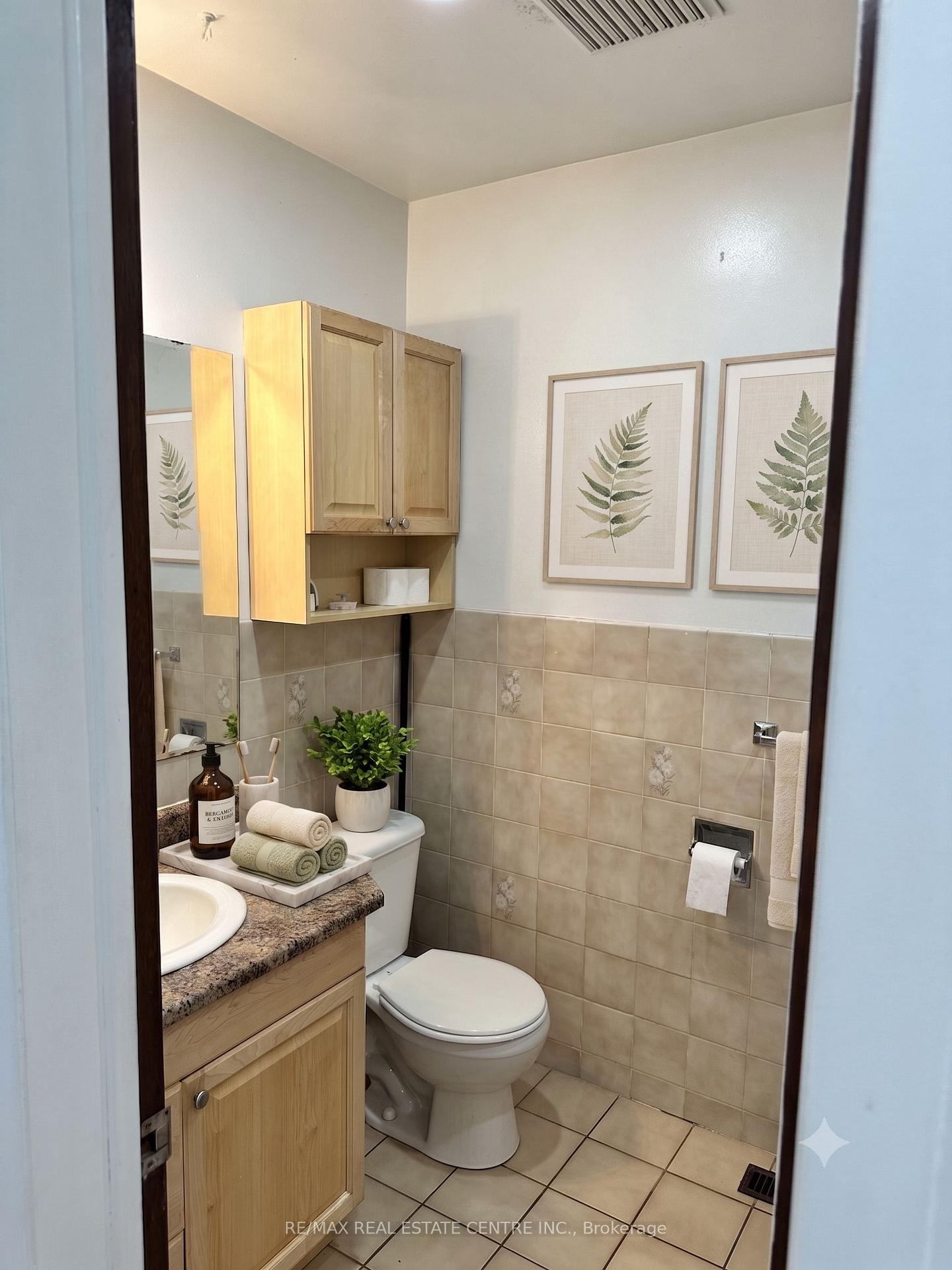 Photo 9 of 66 Bakersfield Drive, Cambridge, Christopher-Champlain — HOMEH