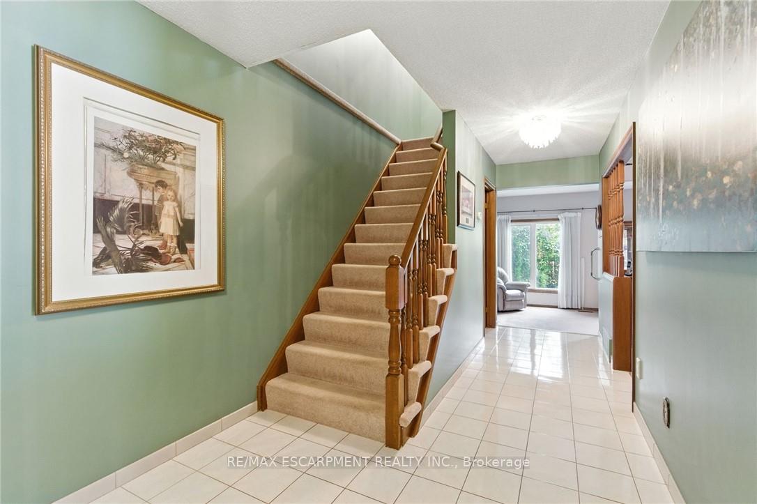 Photo 20 of 39 Megna Court, Hamilton, Gurnett — HOMEH