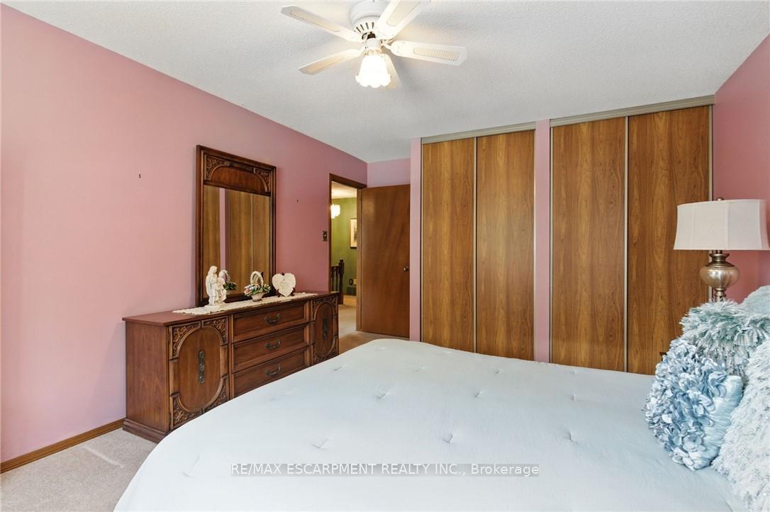 Photo 22 of 39 Megna Court, Hamilton, Gurnett — HOMEH