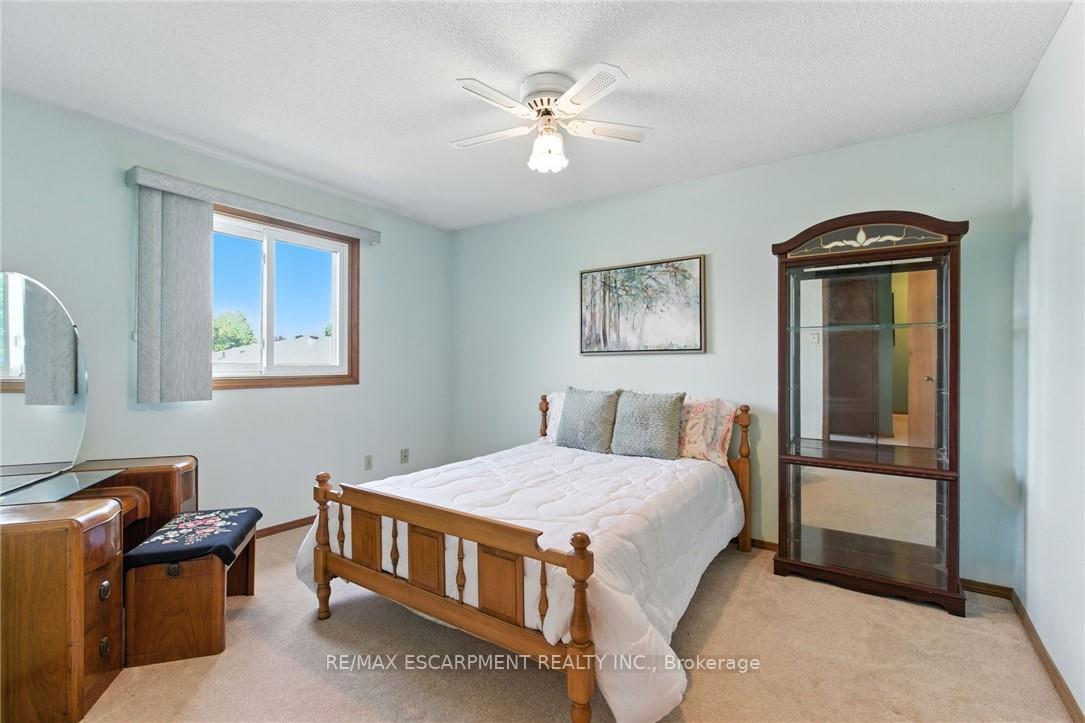 Photo 23 of 39 Megna Court, Hamilton, Gurnett — HOMEH