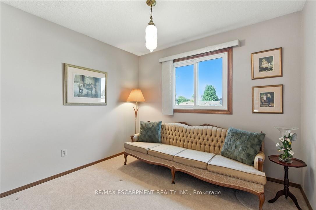 Photo 25 of 39 Megna Court, Hamilton, Gurnett — HOMEH