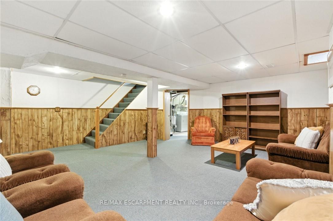 Photo 32 of 39 Megna Court, Hamilton, Gurnett — HOMEH