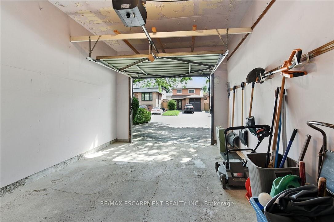Photo 36 of 39 Megna Court, Hamilton, Gurnett — HOMEH