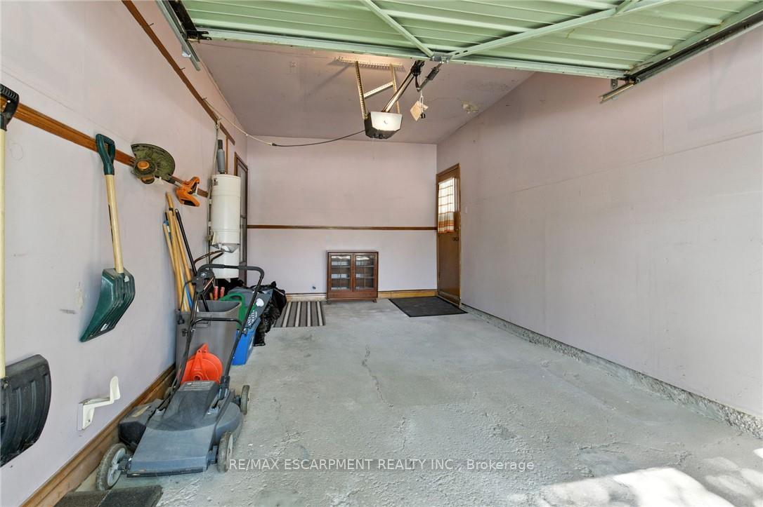 Photo 37 of 39 Megna Court, Hamilton, Gurnett — HOMEH
