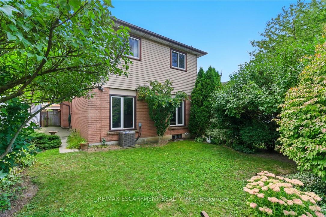 Photo 42 of 39 Megna Court, Hamilton, Gurnett — HOMEH