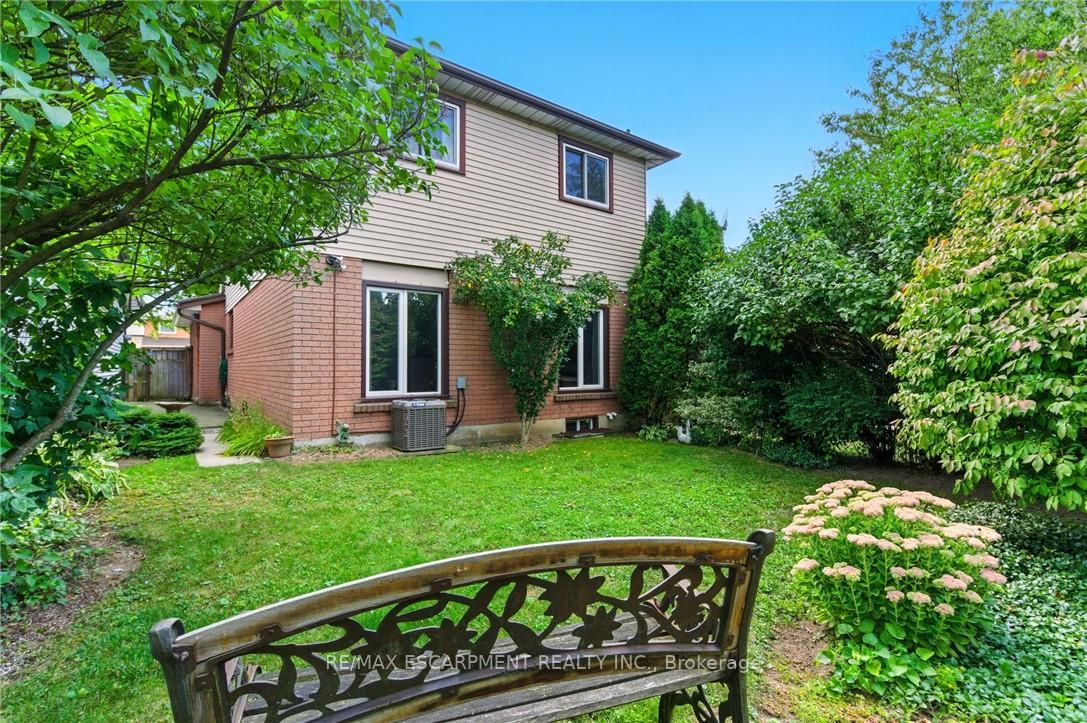 Photo 43 of 39 Megna Court, Hamilton, Gurnett — HOMEH