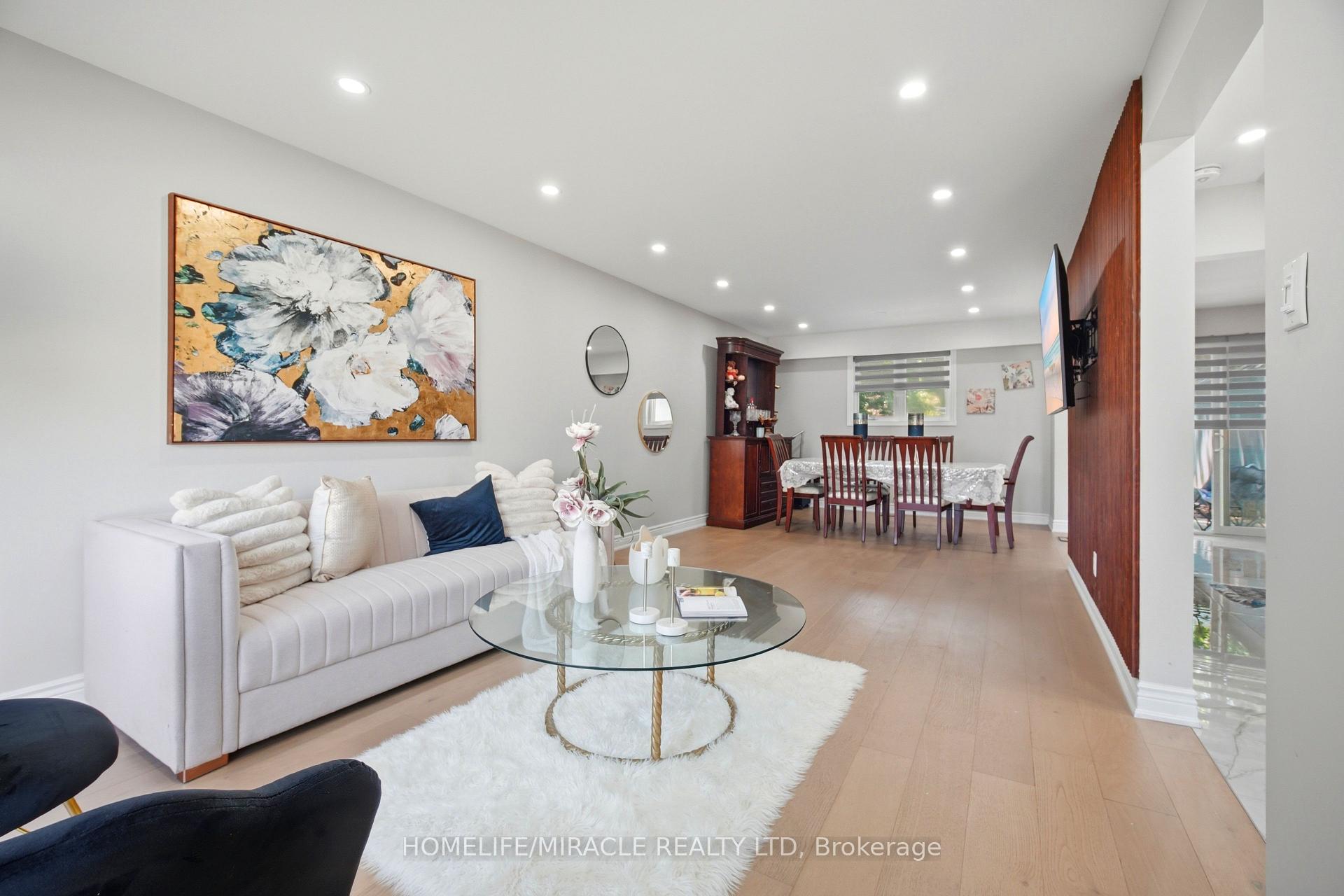 Photo 9 of 96 Bonham Boulevard, Mississauga, Streetsville — HOMEH