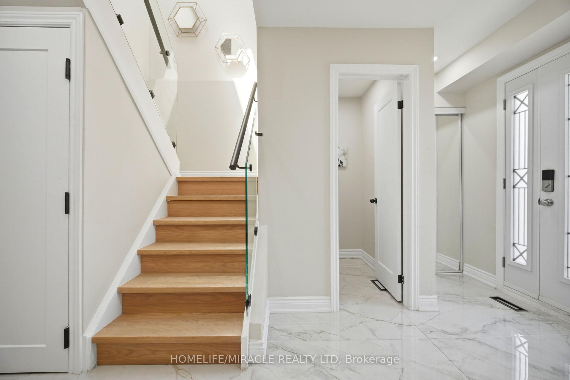 Photo 15 of 96 Bonham Boulevard, Mississauga, Streetsville — HOMEH