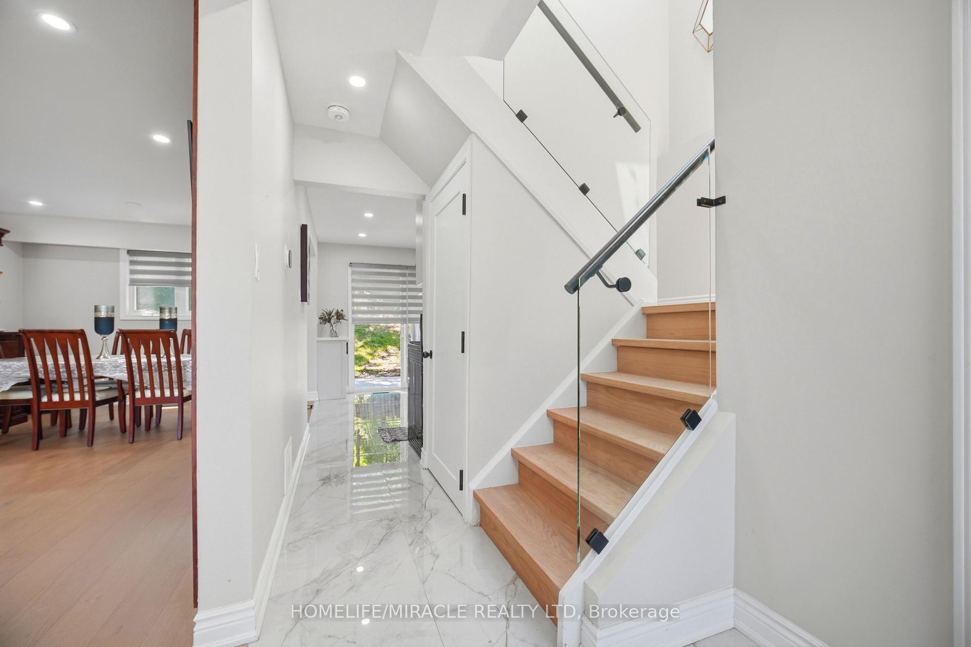 Photo 24 of 96 Bonham Boulevard, Mississauga, Streetsville — HOMEH