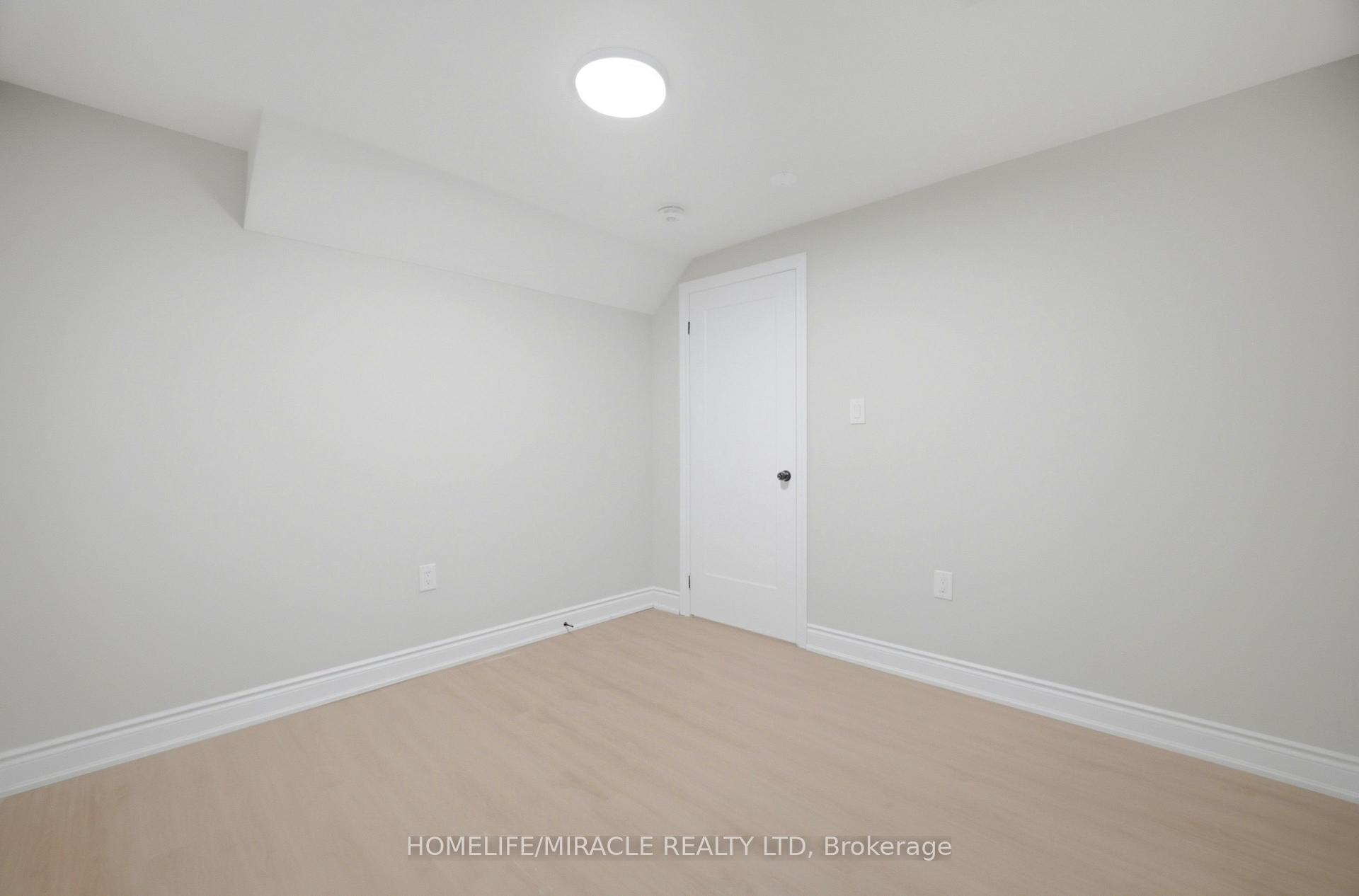 Photo 32 of 96 Bonham Boulevard, Mississauga, Streetsville — HOMEH