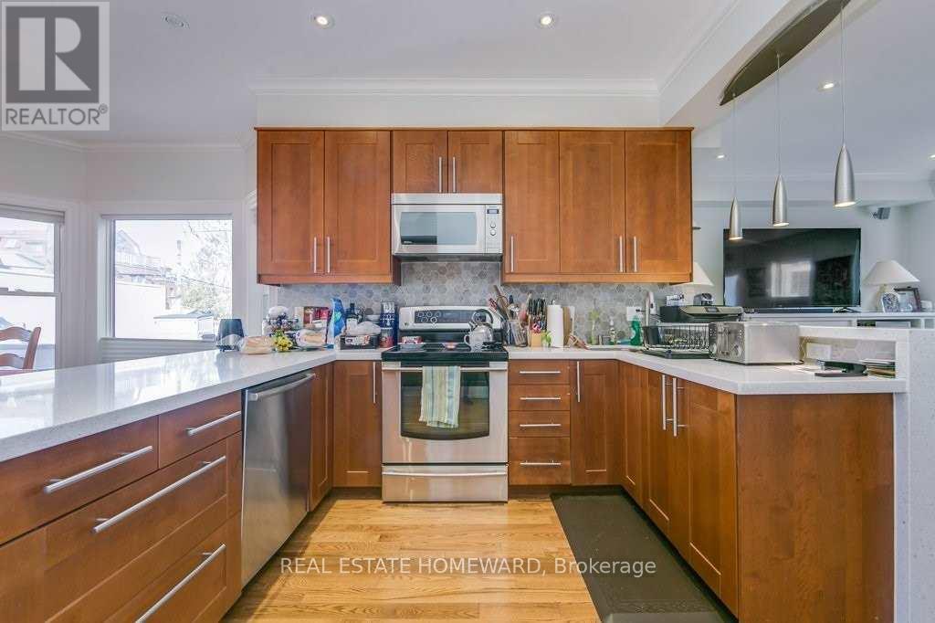Photo 3 of 76 Redwood Avenue, Toronto, Greenwood-Coxwell — HOMEH