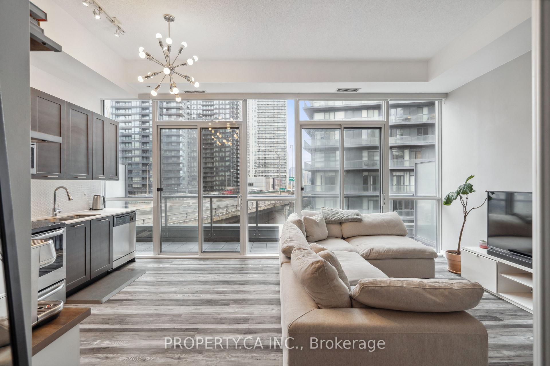 Photo 7 of Unit 721, 20 Bruyeres Mews, Toronto, Niagara — HOMEH