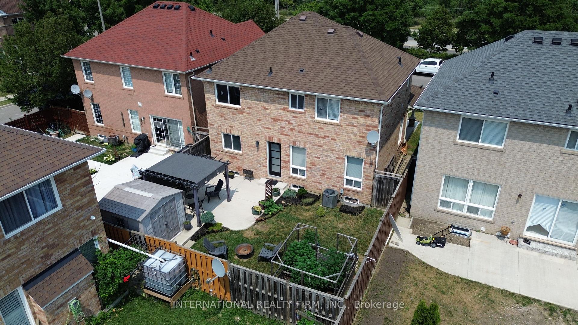 Photo 4 of 62 Williamson Drive, Brampton, Fletcher's Meadow — HOMEH