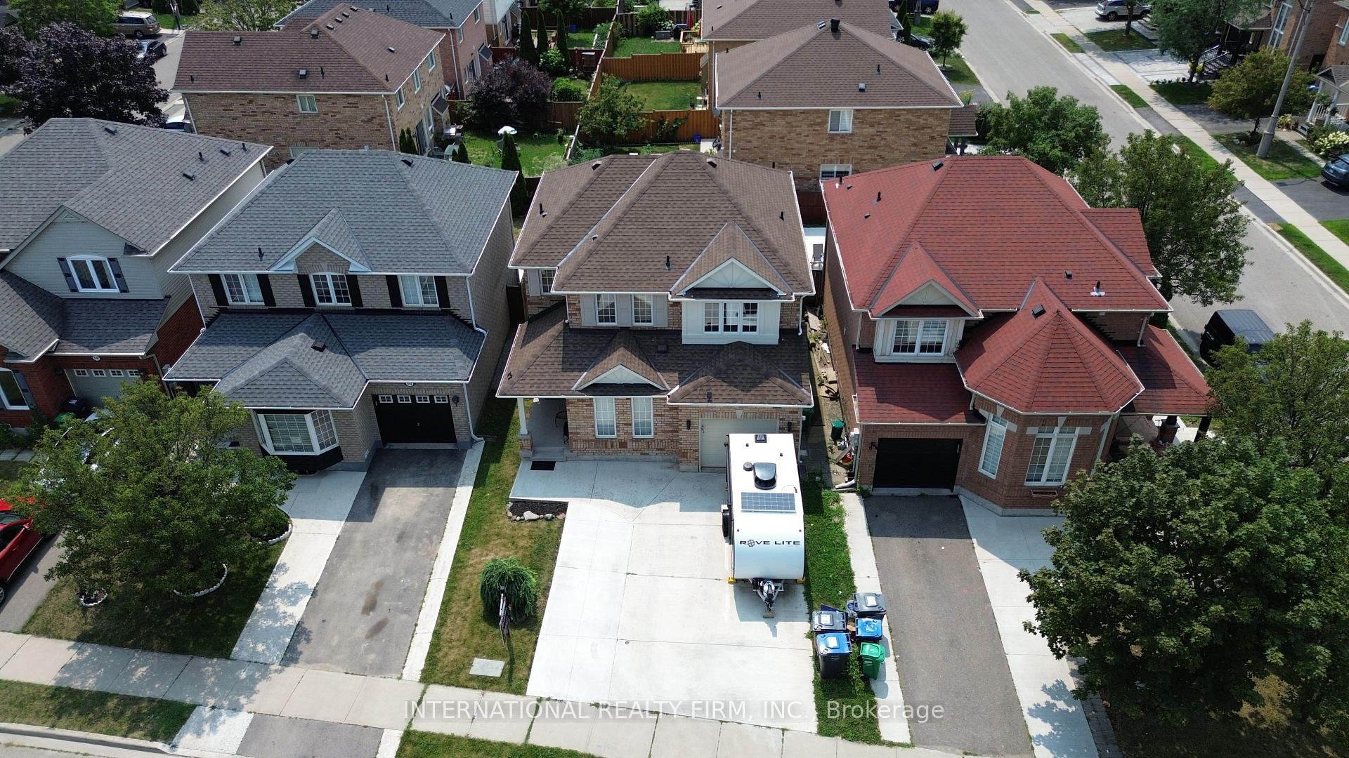 Photo 5 of 62 Williamson Drive, Brampton, Fletcher's Meadow — HOMEH