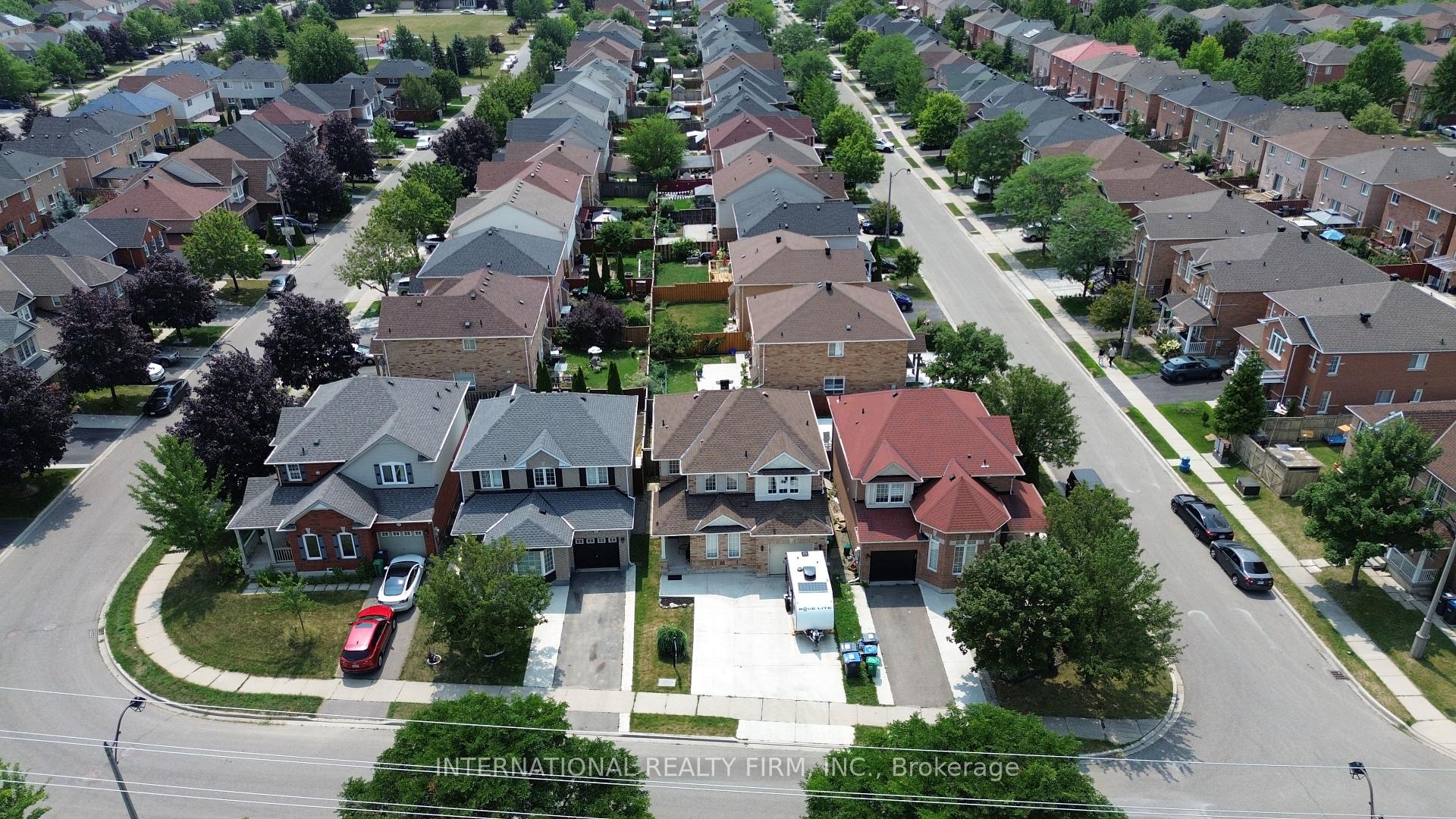 Photo 6 of 62 Williamson Drive, Brampton, Fletcher's Meadow — HOMEH