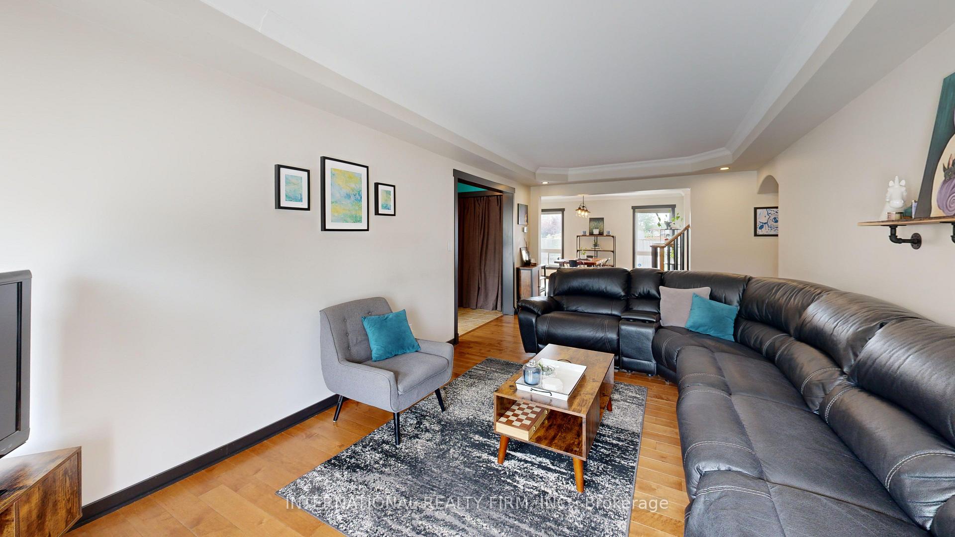 Photo 8 of 62 Williamson Drive, Brampton, Fletcher's Meadow — HOMEH