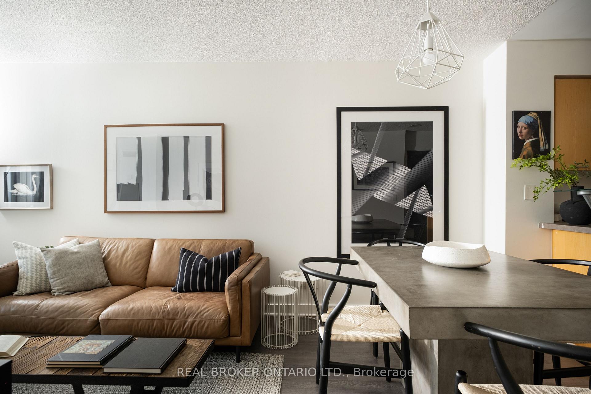Photo of Unit 1416, 255 Richmond Street E