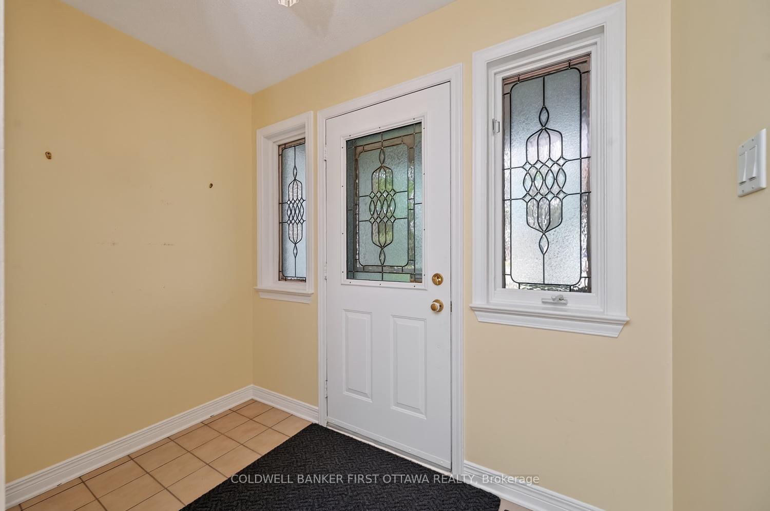 Photo 3 of 30 Rideaucrest Drive, Ottawa, Barrhaven East — HOMEH