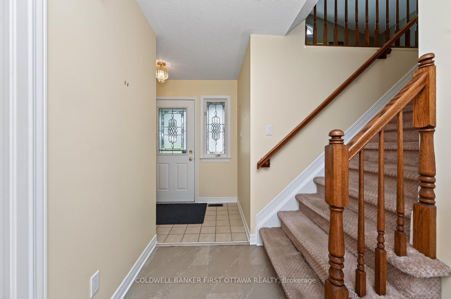 Photo 4 of 30 Rideaucrest Drive, Ottawa, Barrhaven East — HOMEH