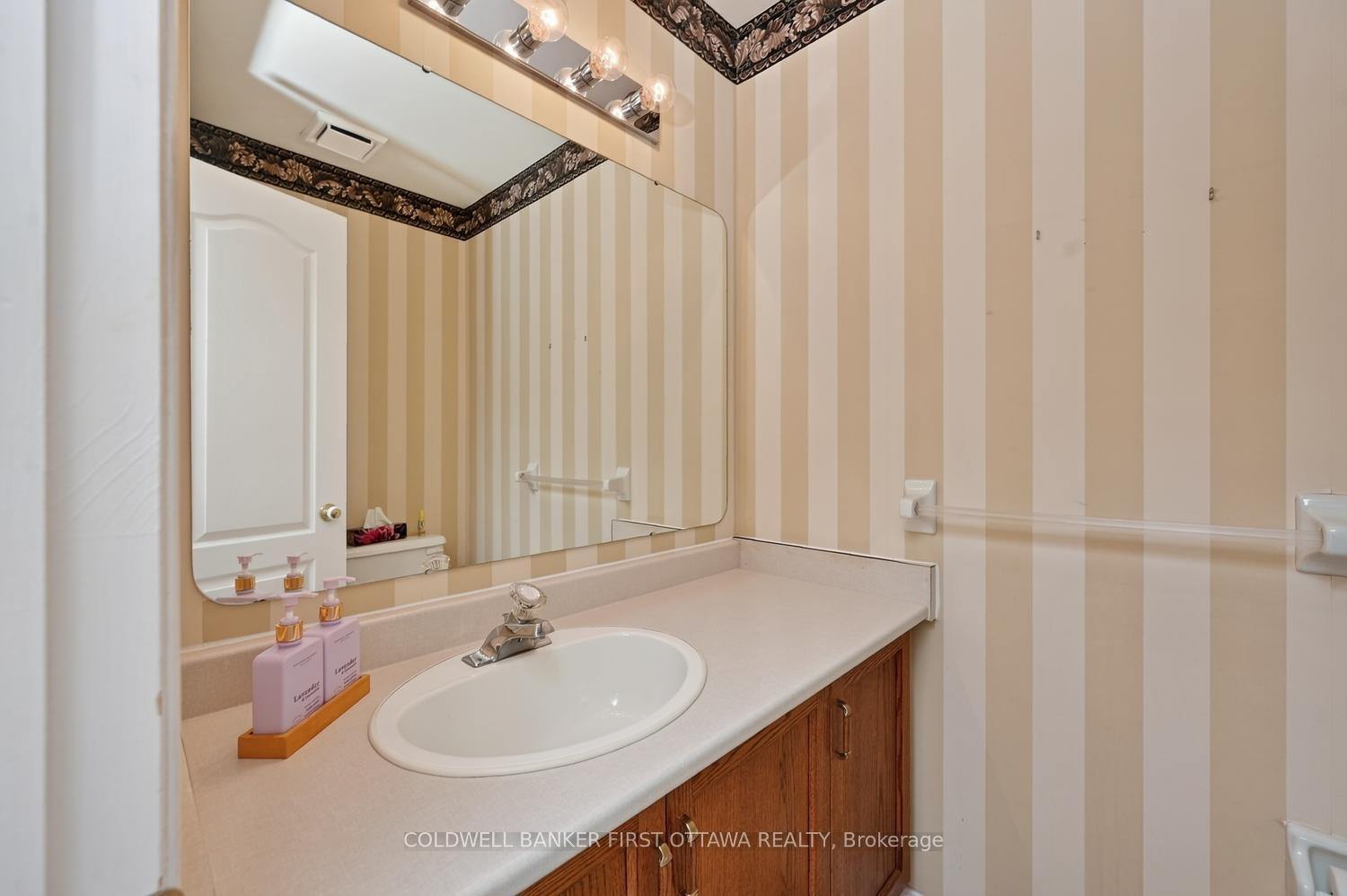Photo 14 of 30 Rideaucrest Drive, Ottawa, Barrhaven East — HOMEH