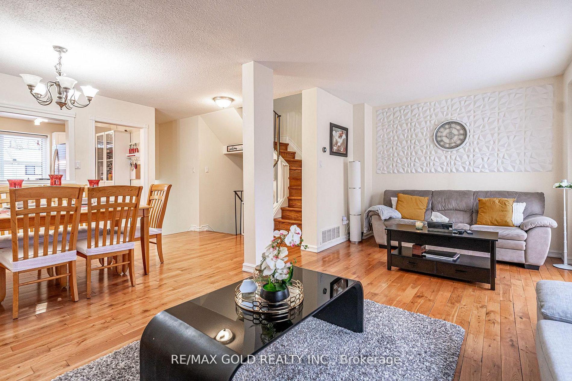 Photo 5 of Unit 33, 33 Guildford Crescent, Brampton, Central Park — HOMEH