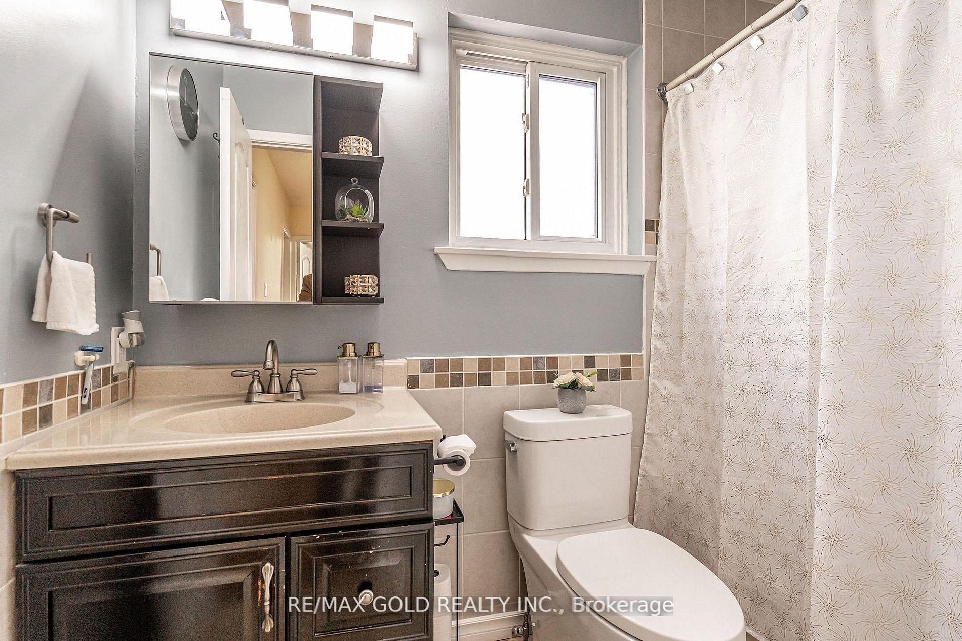 Photo 6 of Unit 33, 33 Guildford Crescent, Brampton, Central Park — HOMEH
